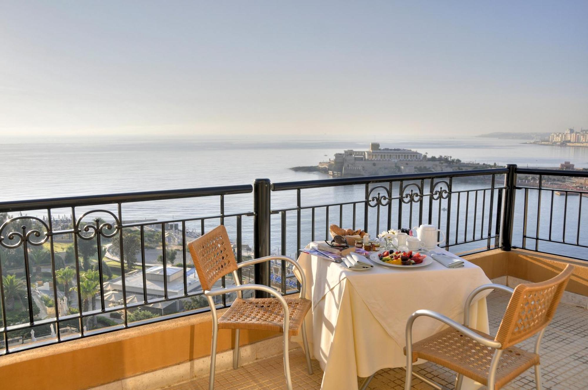 Deluxe Suite Twin Sea View