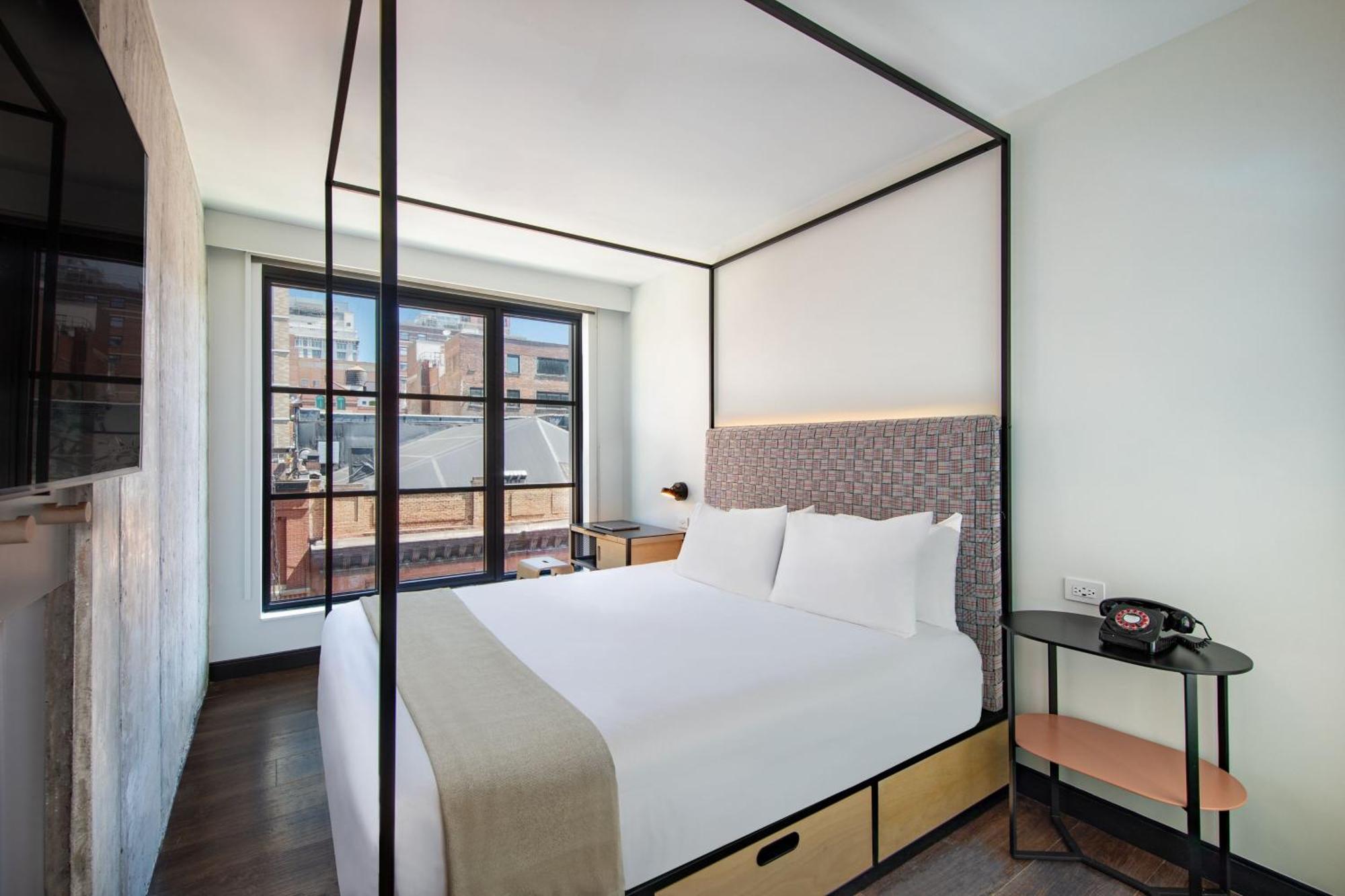 Guest Room, 1 King,1592957671:JPEG