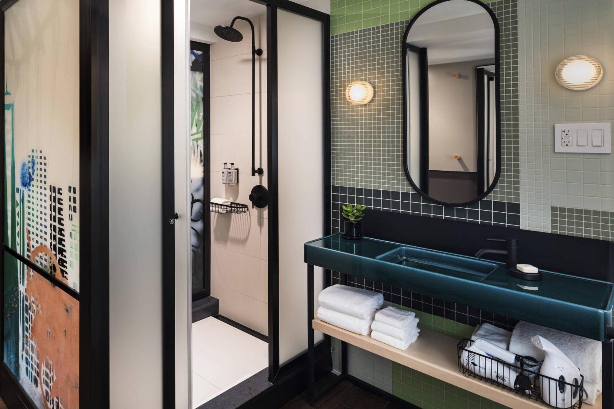 Queen Room Roll Shower Mobility Access
