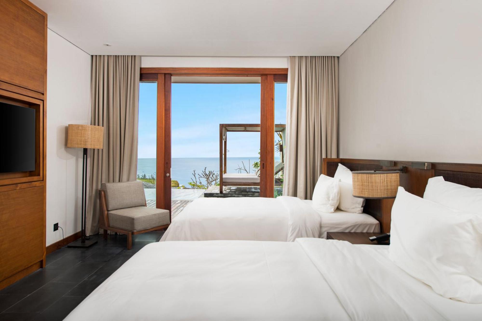 Cliff Pool Villa Three Bedrooms Ocean View
