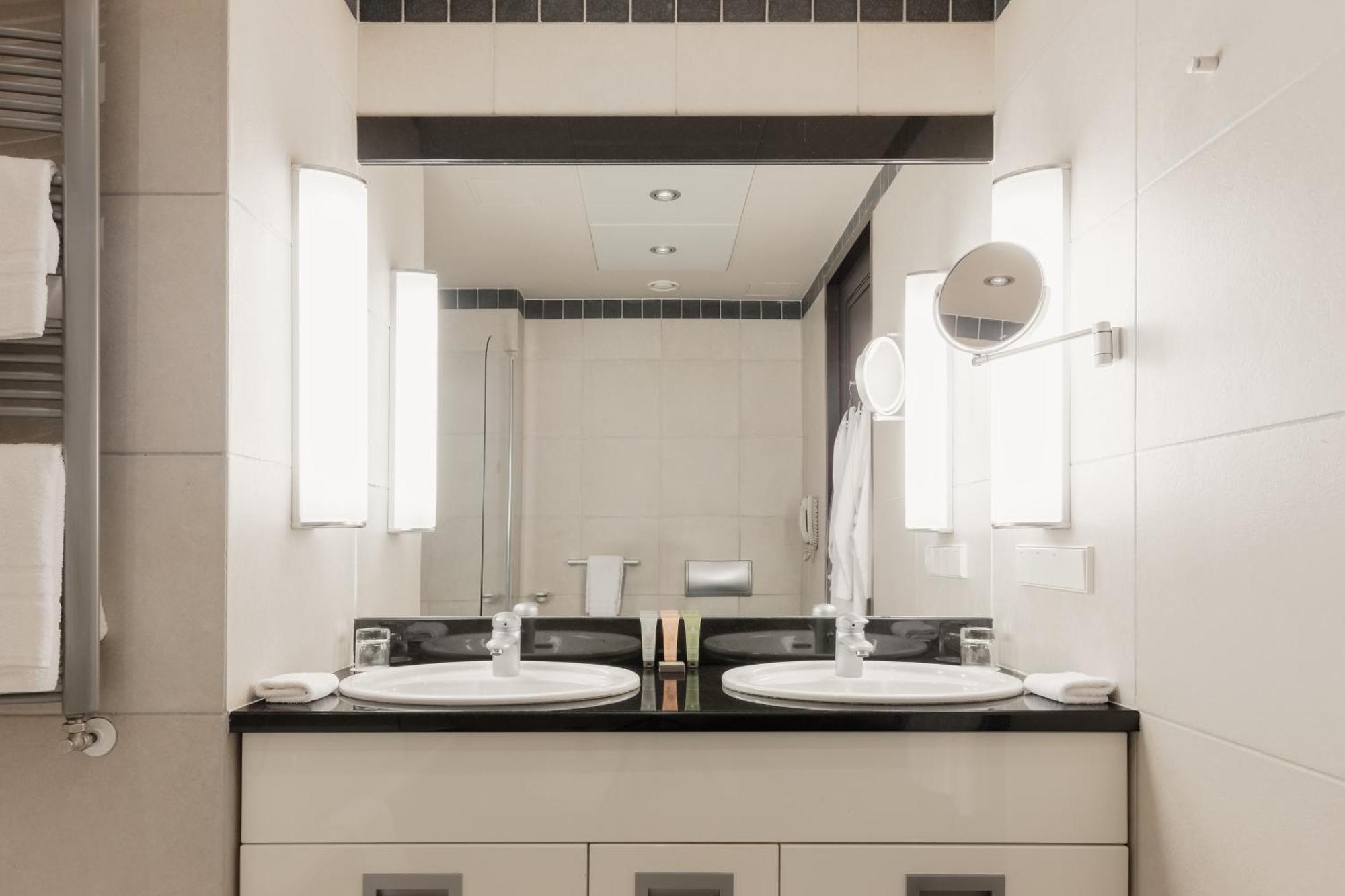 Penthouse Suite Kitchenette