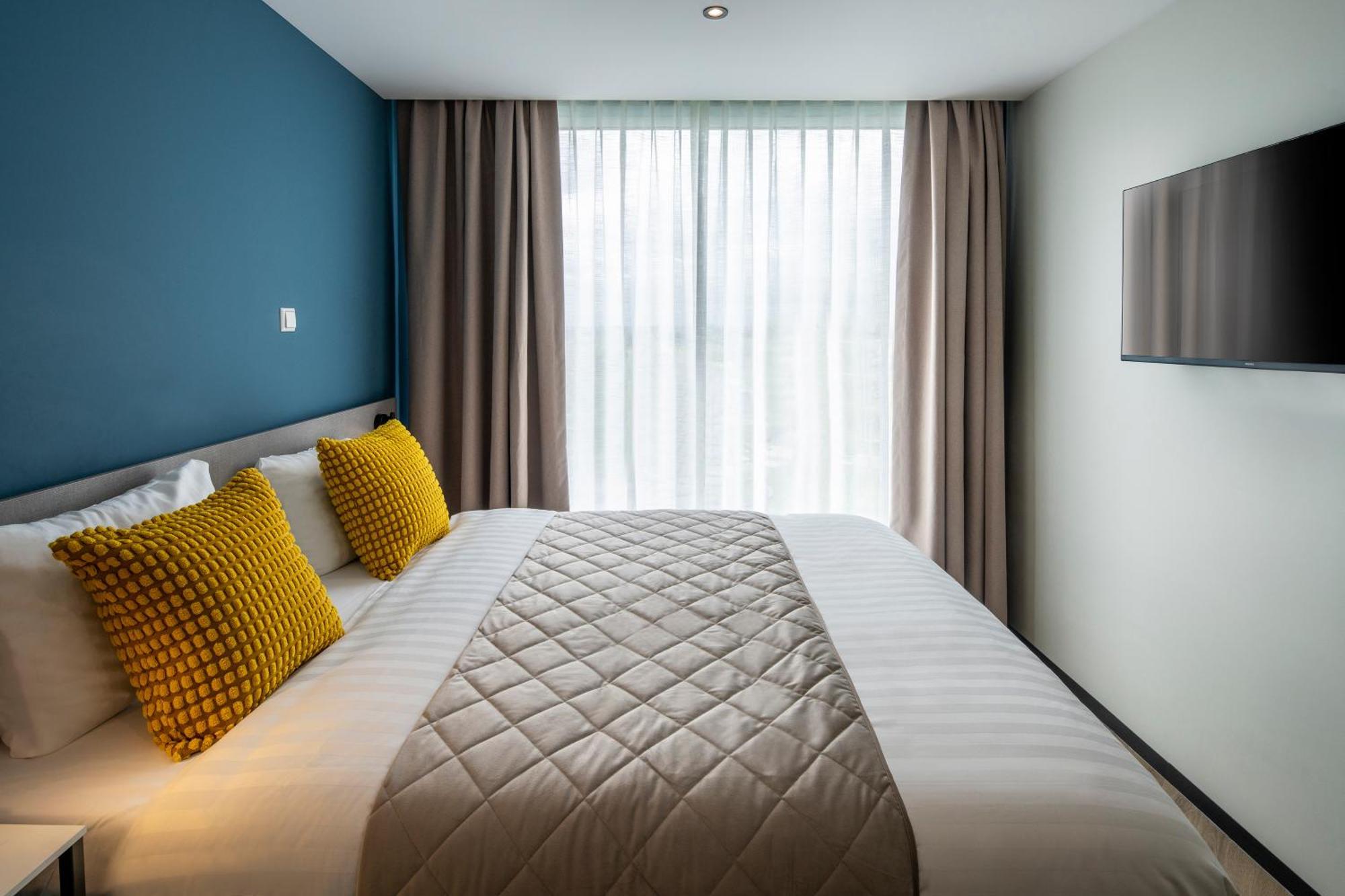 Large Double Room