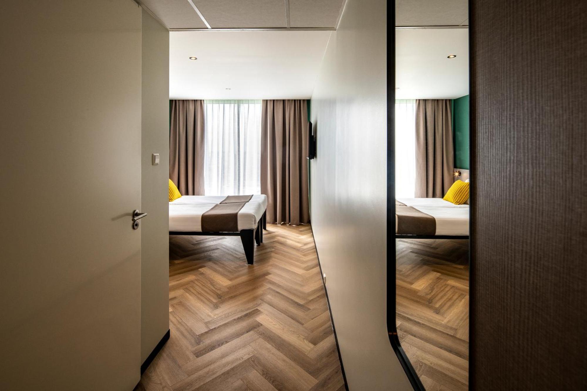 Large Twin Room
