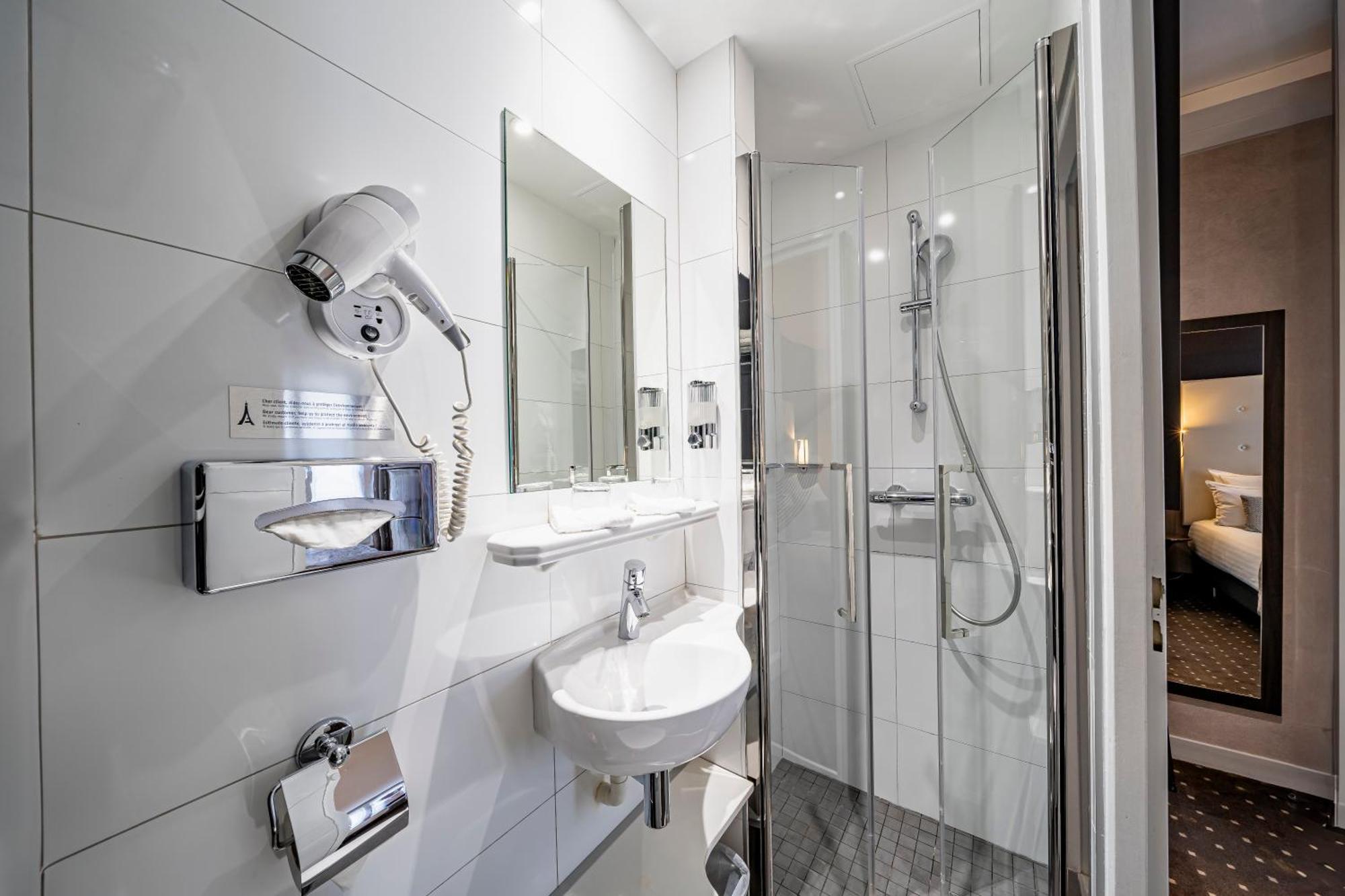 Adjacent Rooms (4 persons),1595397089:JPEG