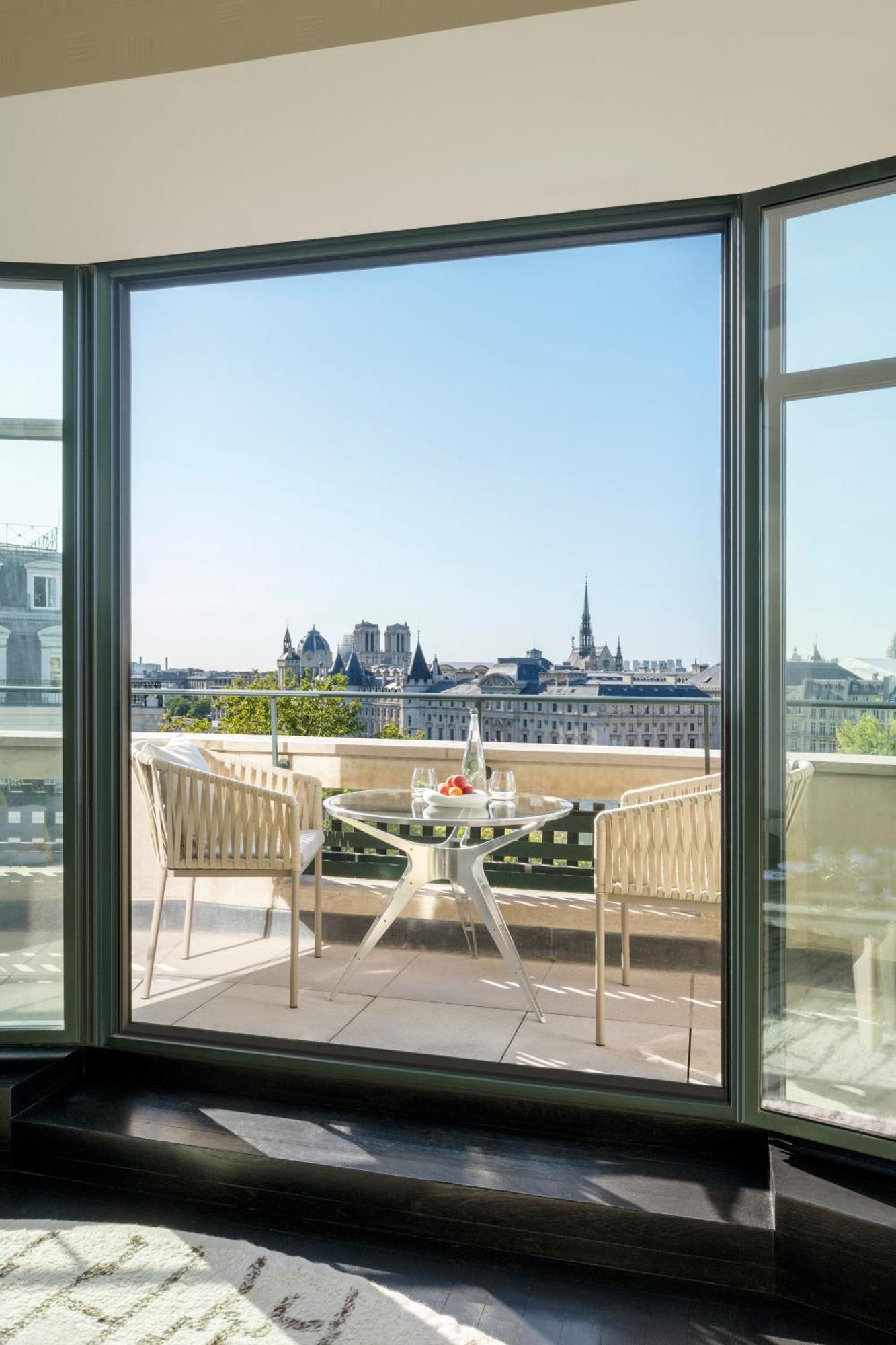 Notre-Dame Suite