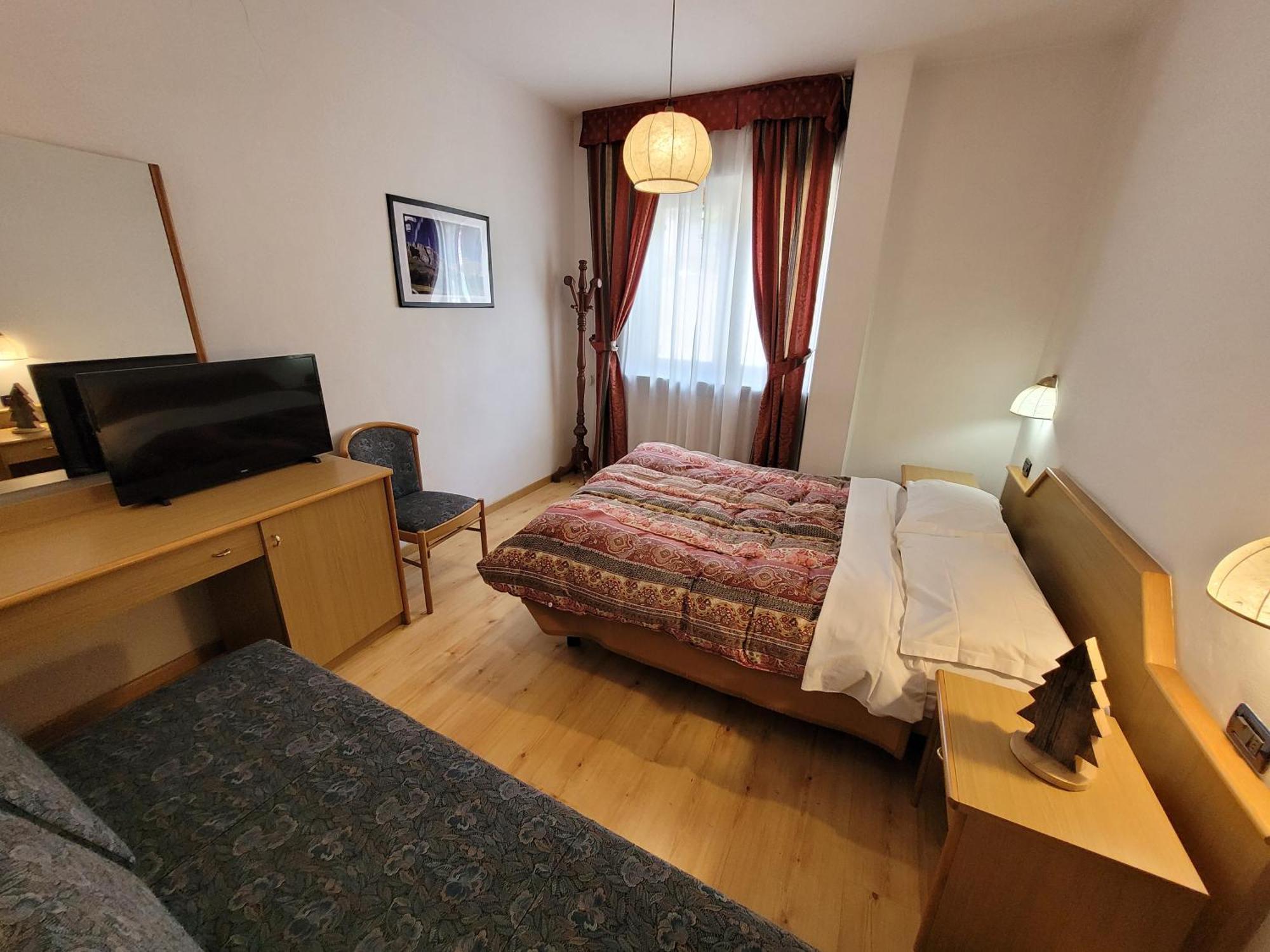 Double or Twin Room,1596081084:JPEG