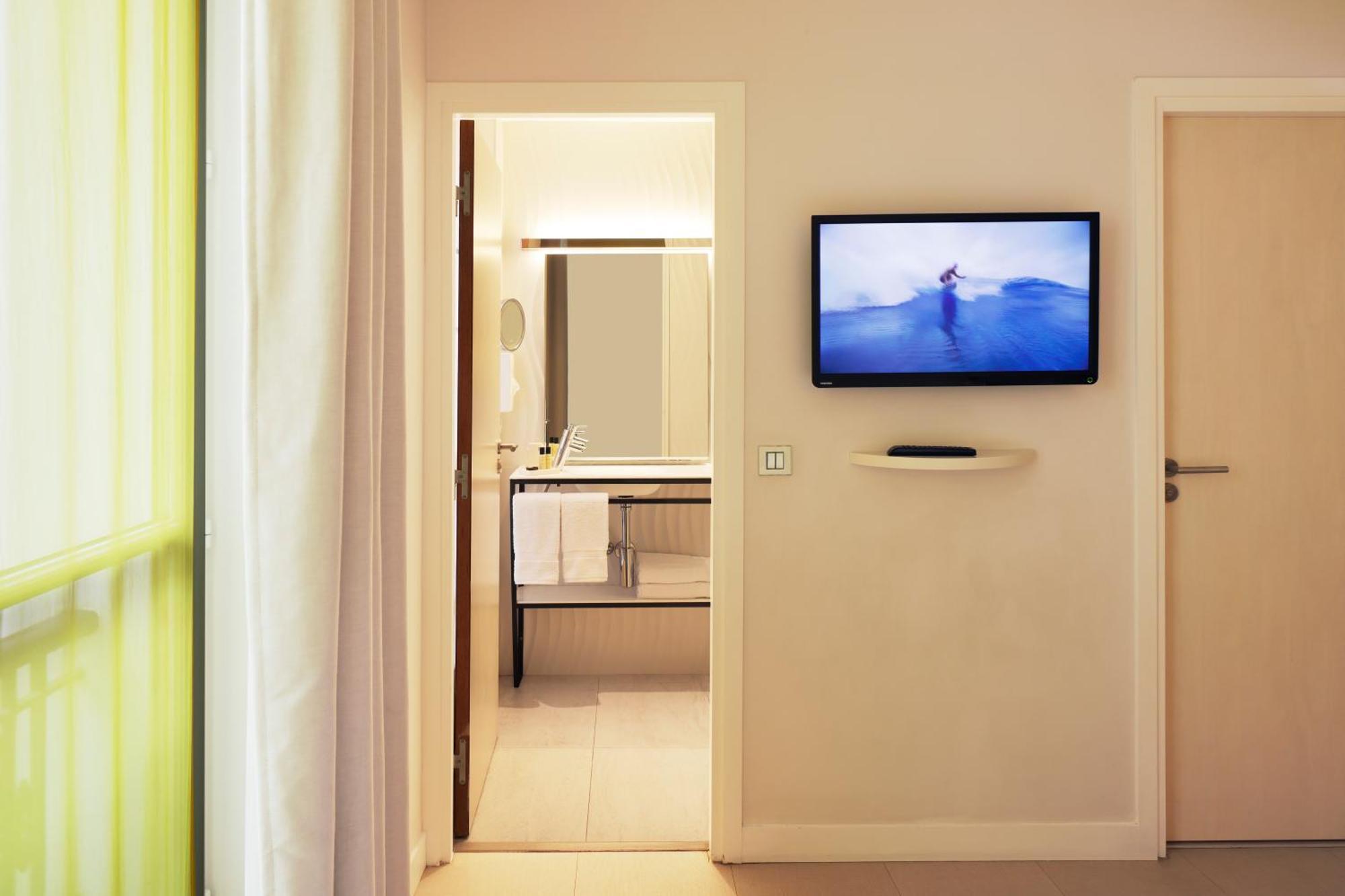 Two Connecting Double Rooms