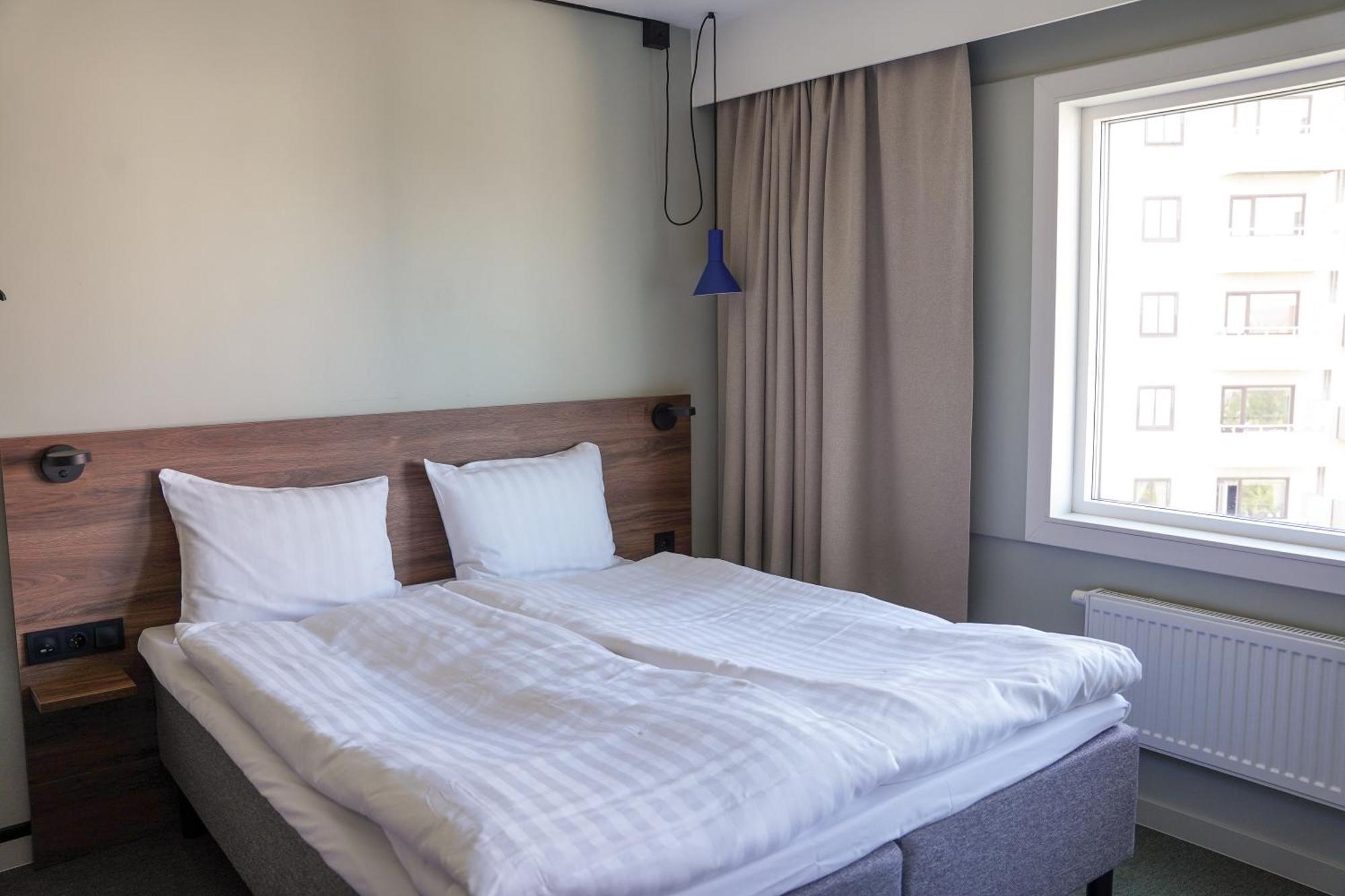 Family Room,1706062384:JPEG