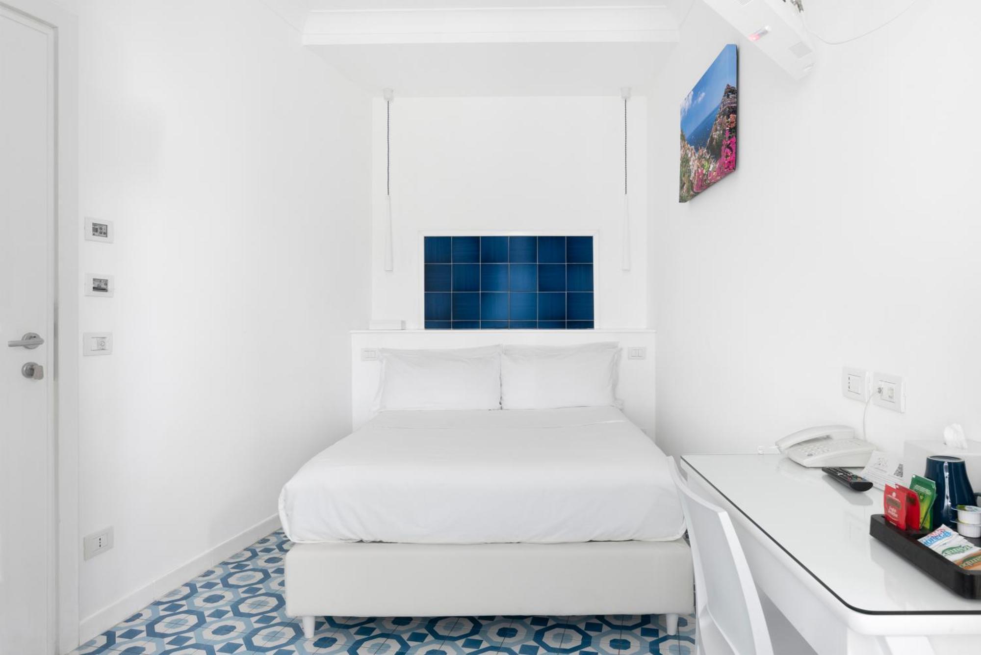 Classic Double Room with Small Double Bed,1598888633:JPEG