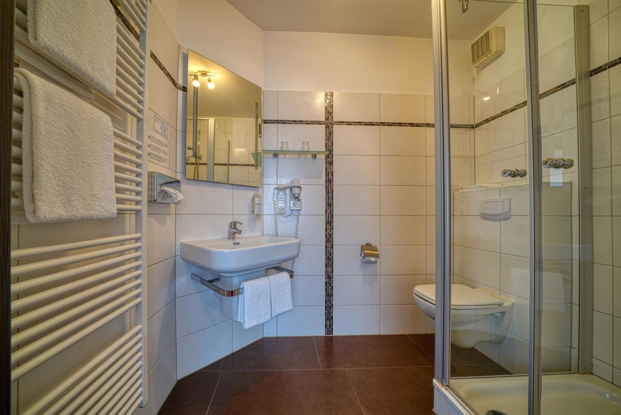 Double Room,1598905433:JPEG