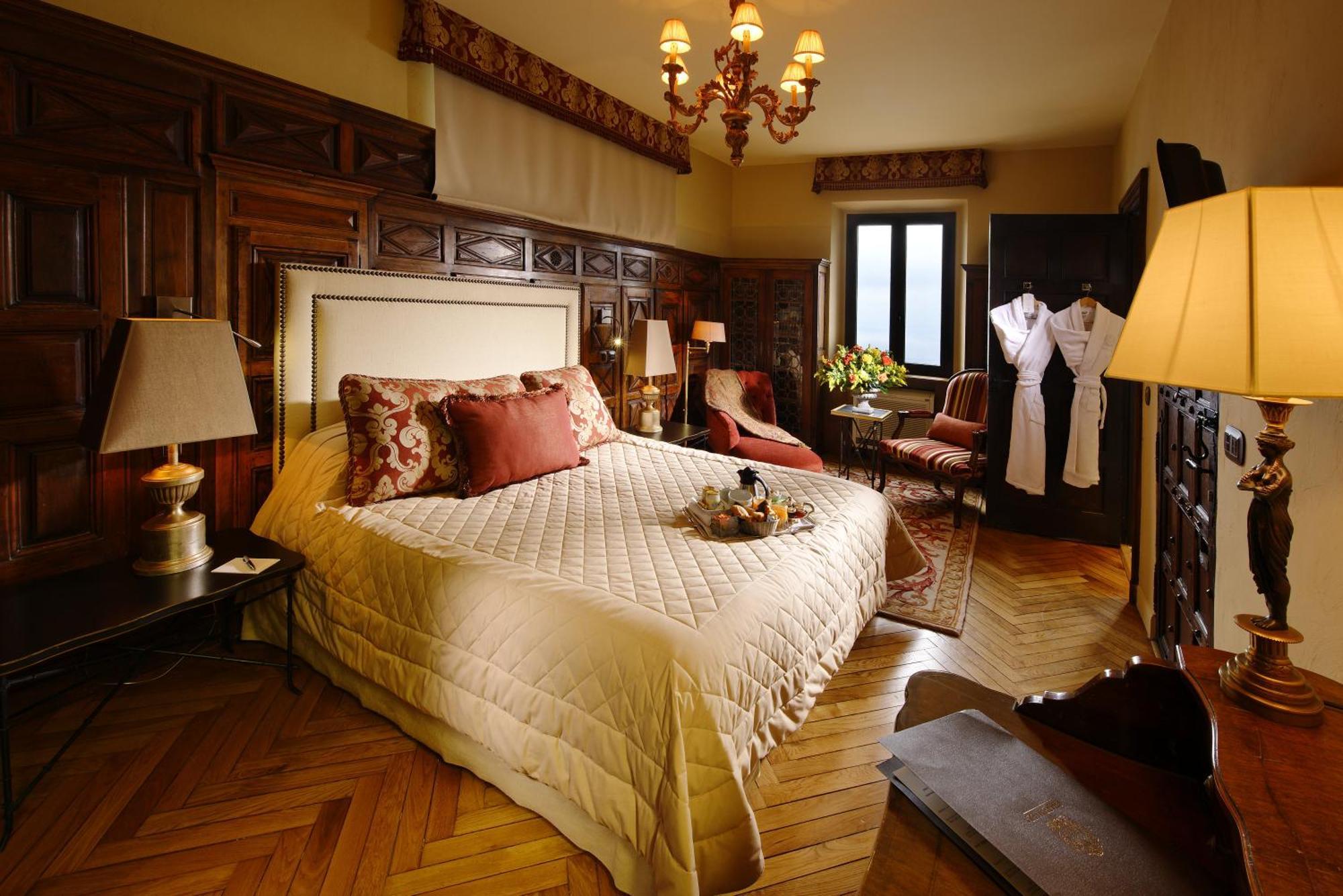 Deluxe Double Room,160001817:JPEG
