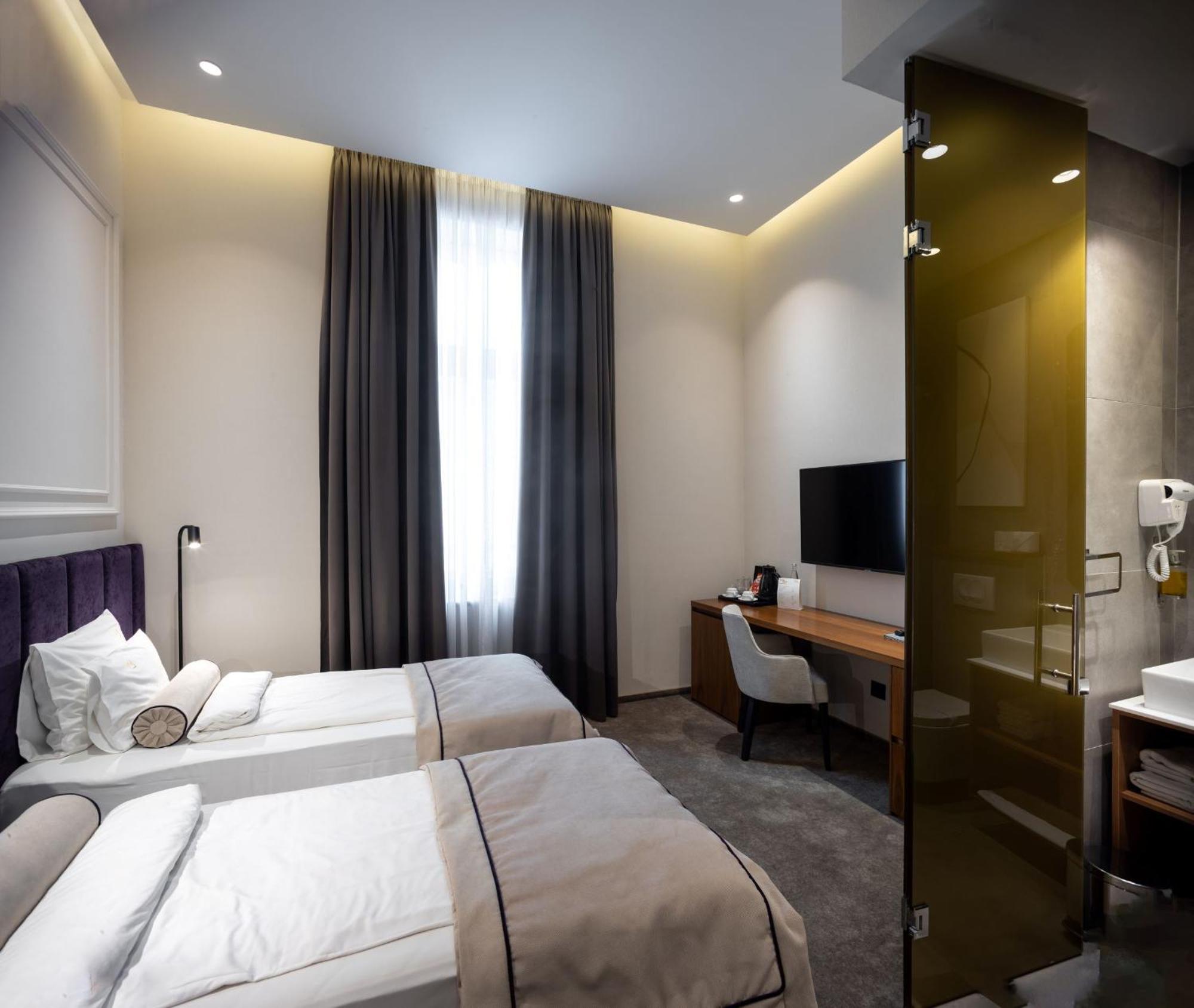 Special Offer - Superior Double or Twin Room with One Way Airport Transfer