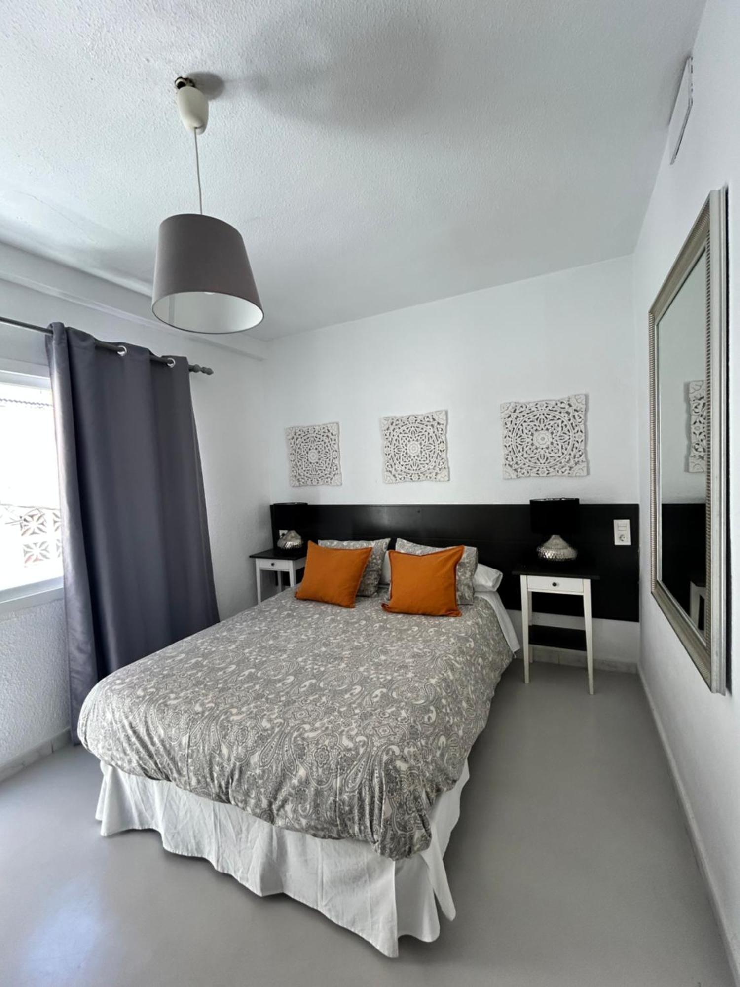 Double or Twin Room Private External Bathroom