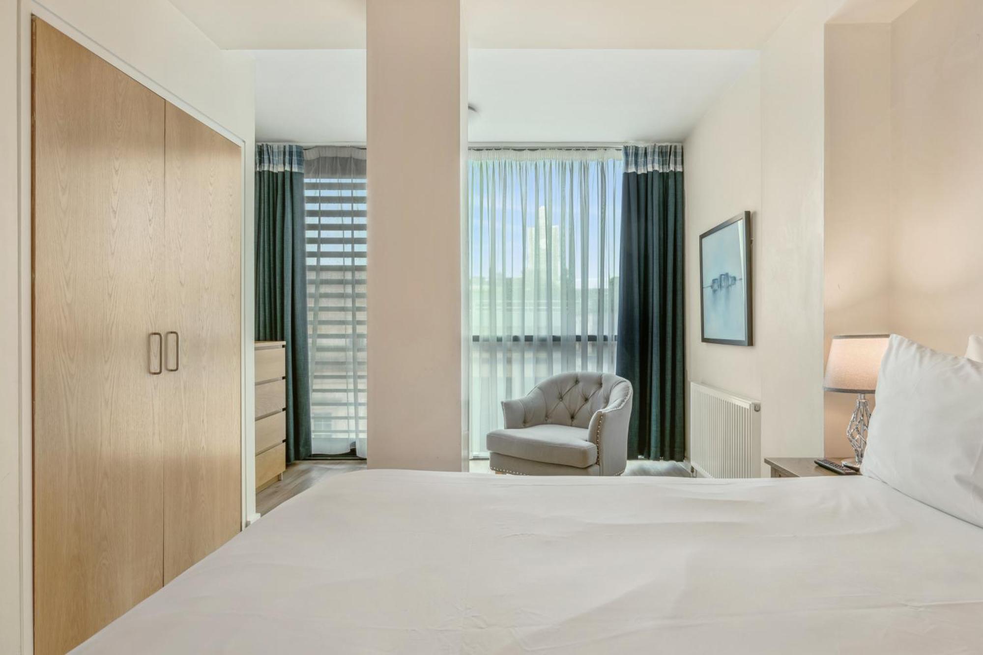 1-Bedroom Apartment