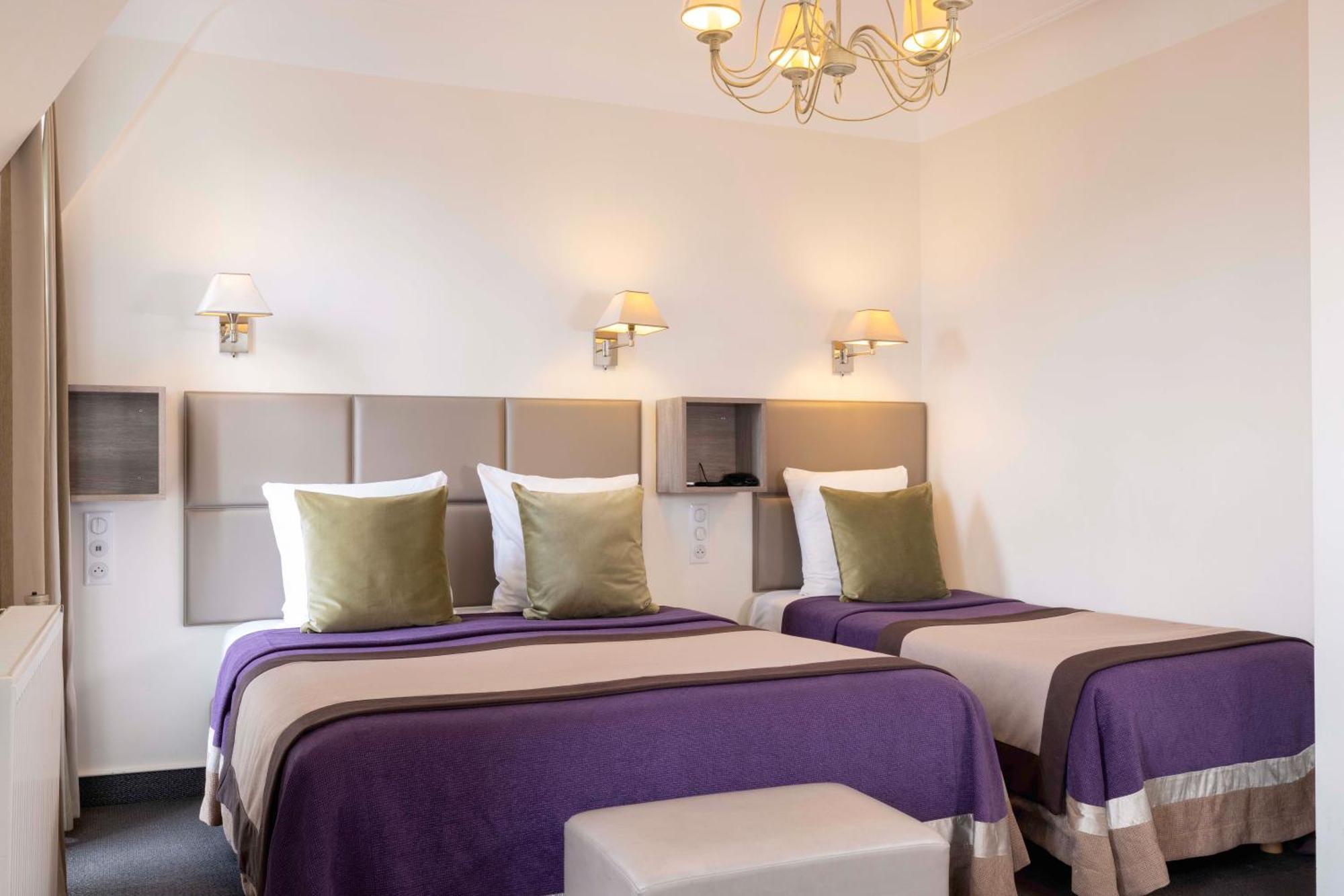 Quadruple Room Tour Eiffel view
