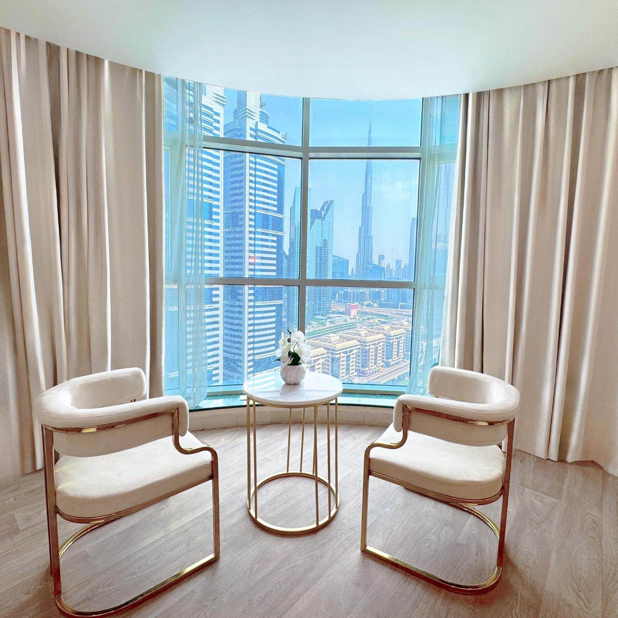 One Bedroom Suite Burj Khalifa View