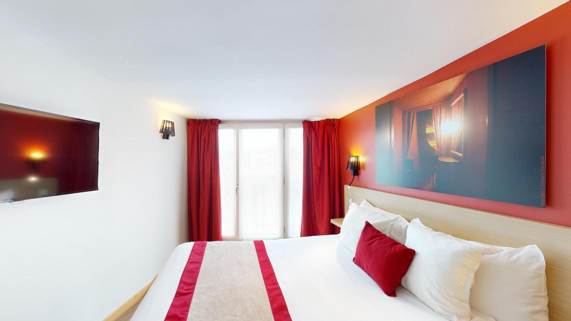 Queen Room Single Bed