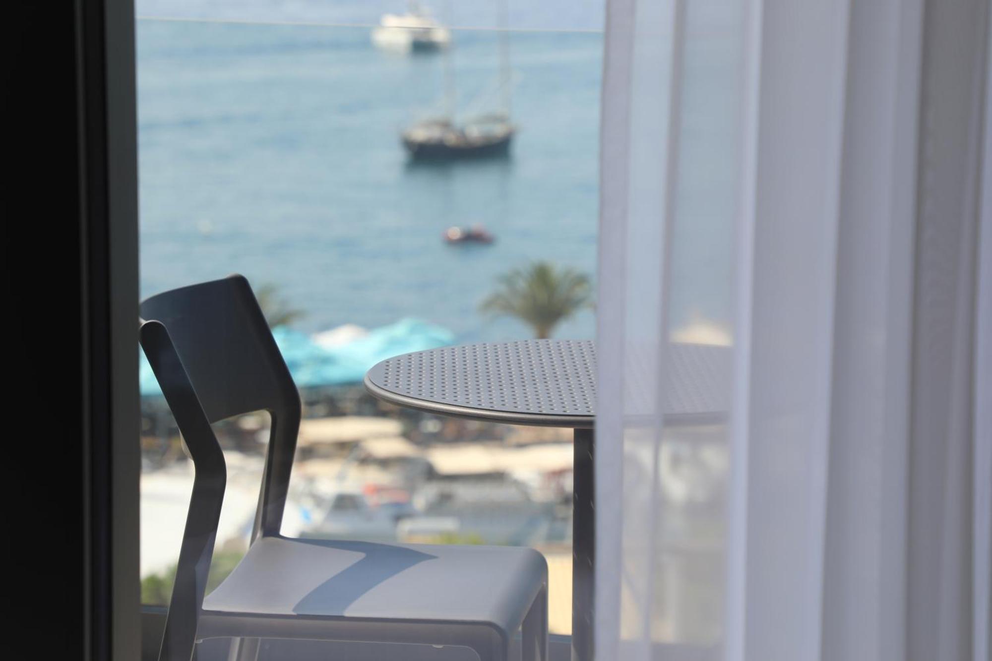 Deluxe Double Room Balcony Sea View,1606585884:JPEG
