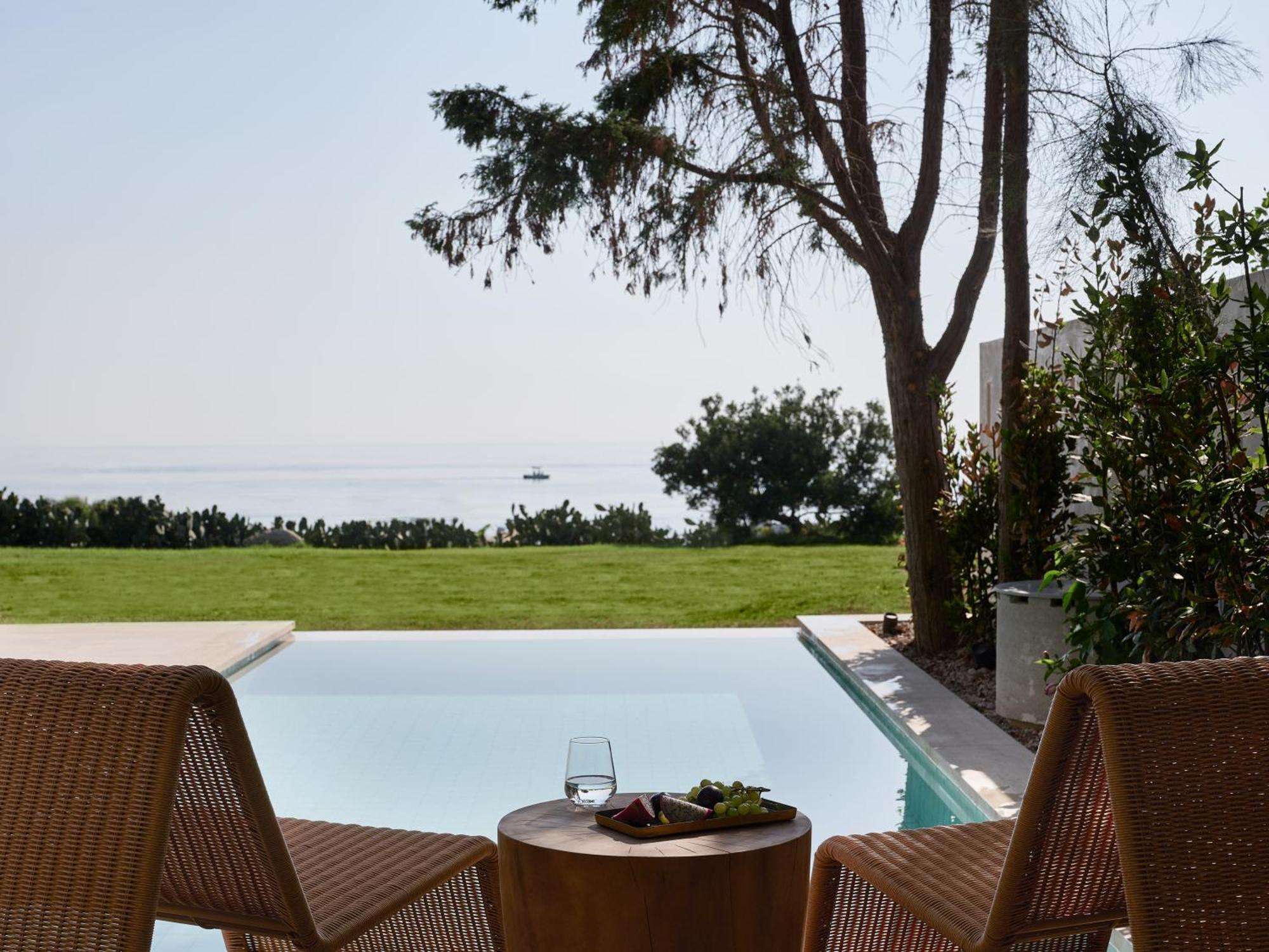 Bungalow Suite Beach Front Private Pool