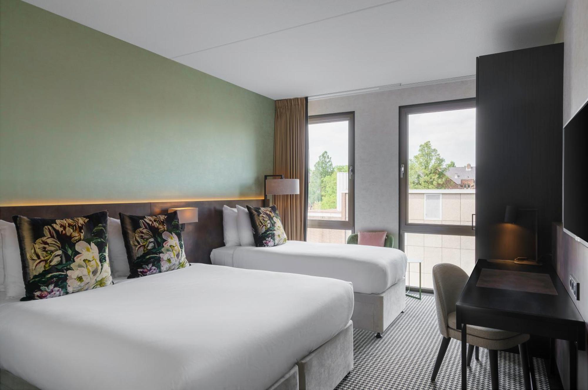 Family Three Persons Room Canal View