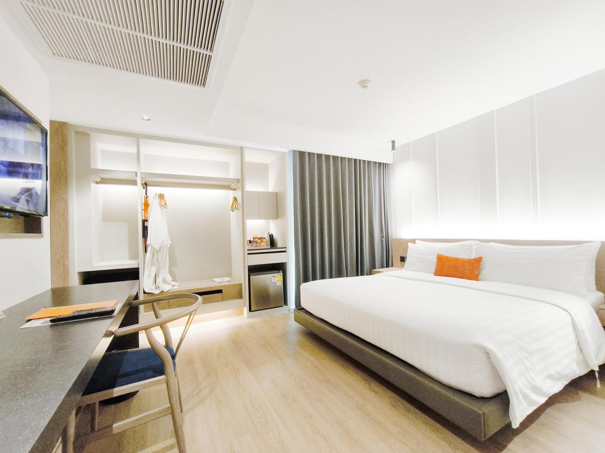 Premier Corner Room,1609317205:JPEG
