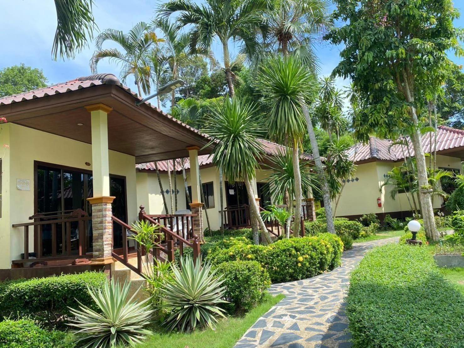 Superior Family Bungalow,1742681856:JPEG