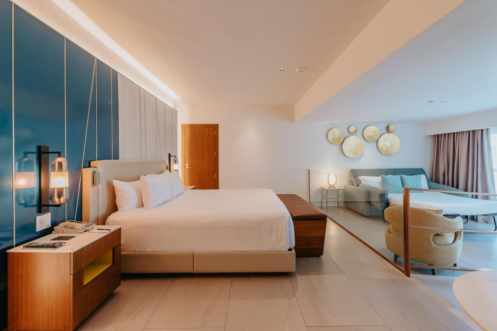 Accessible Caribbean Suite King Bed Sofa Bed
