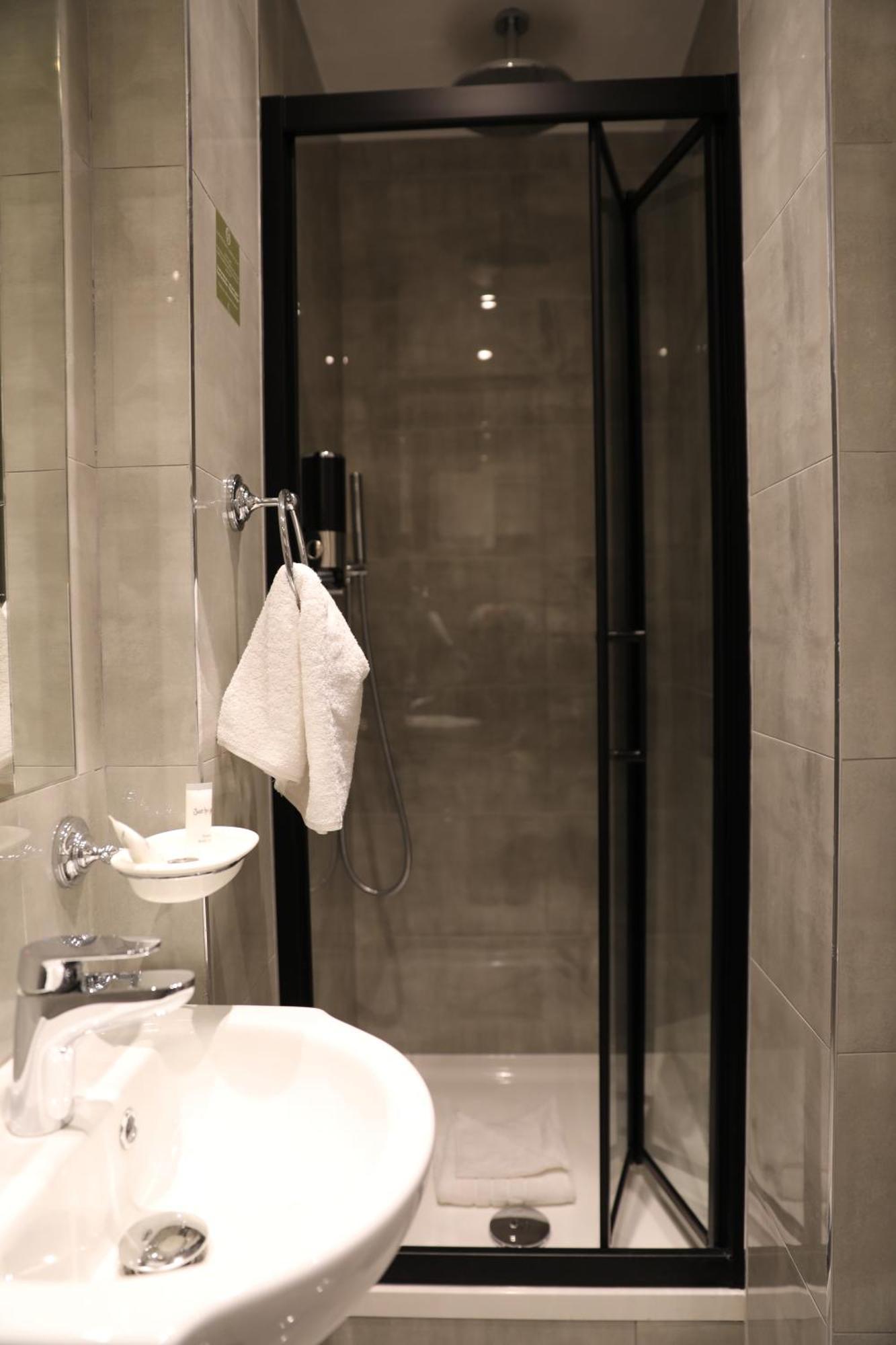 Single Room,1611053964:JPEG