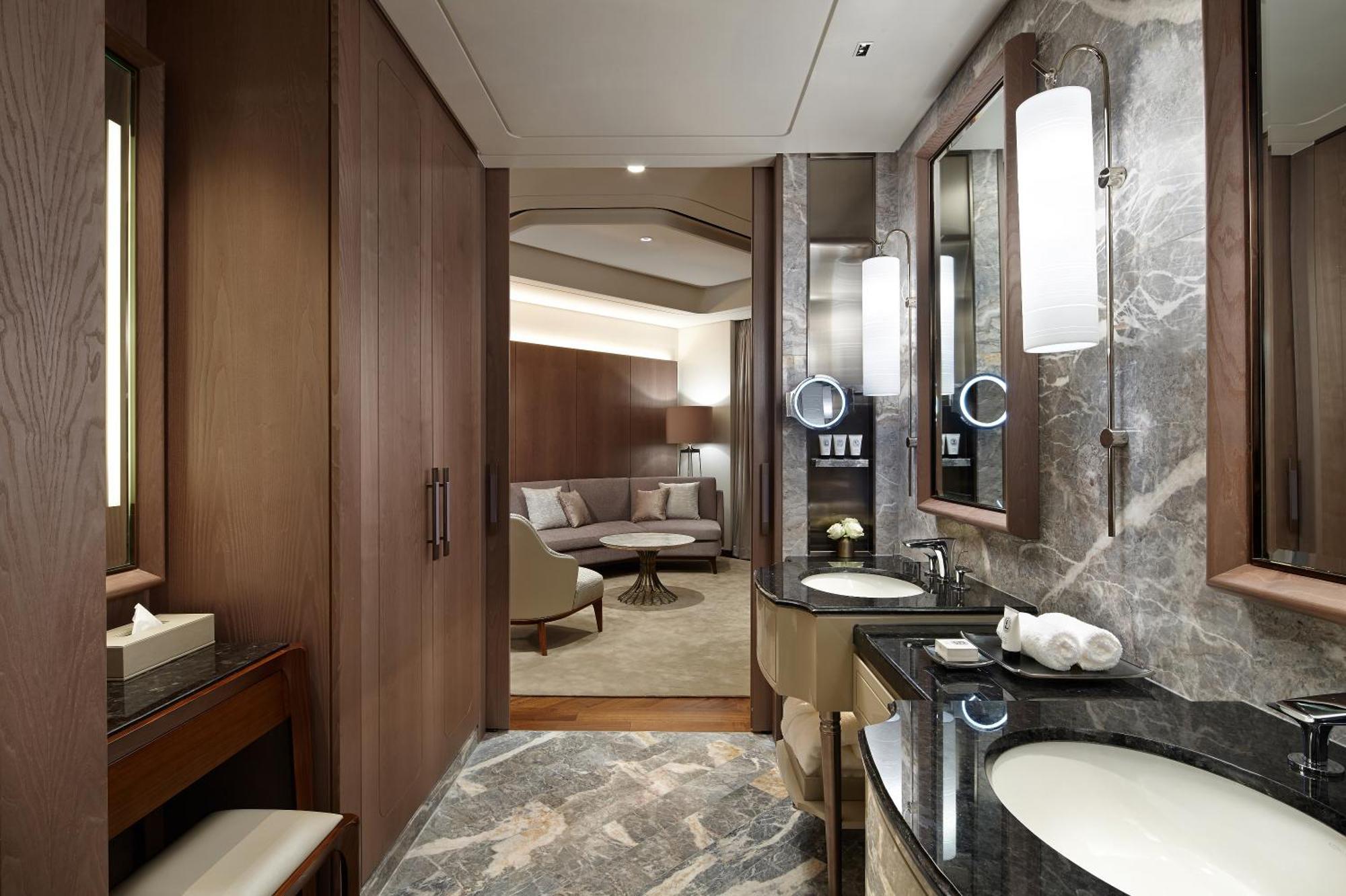 Deluxe Suite Twin