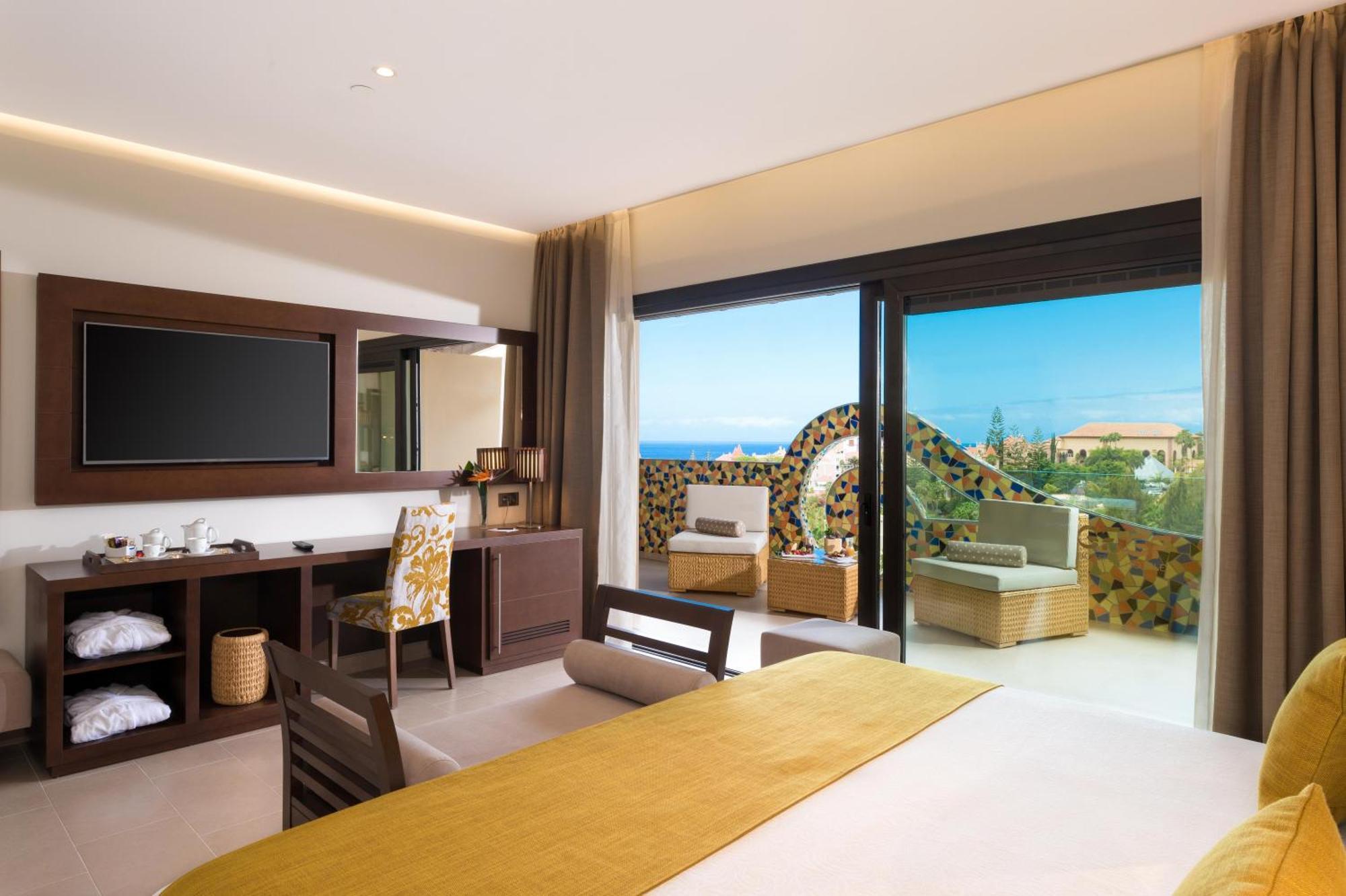 Premium Suite (2 Adults),1611174114:JPEG