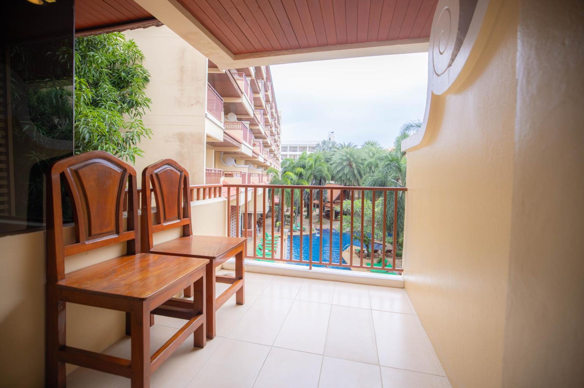 Deluxe Pool View  King Room,1613415918:JPEG