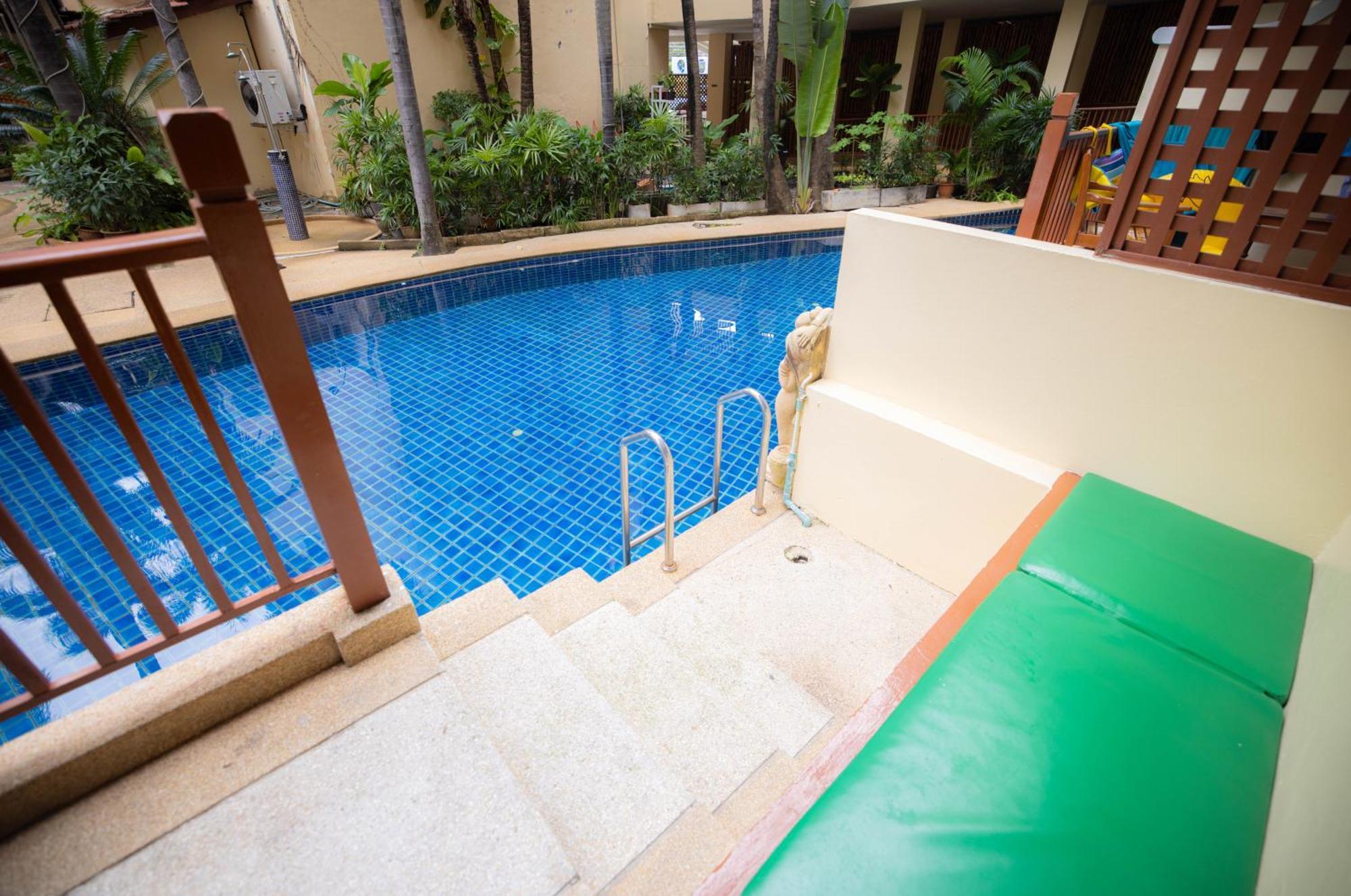 Poolside Access Twin Room,1613415945:JPEG