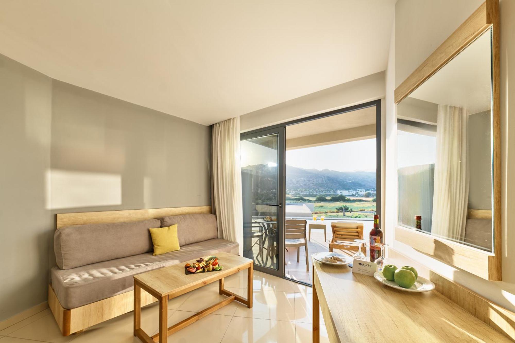 Superior Double Room Sharing Pool