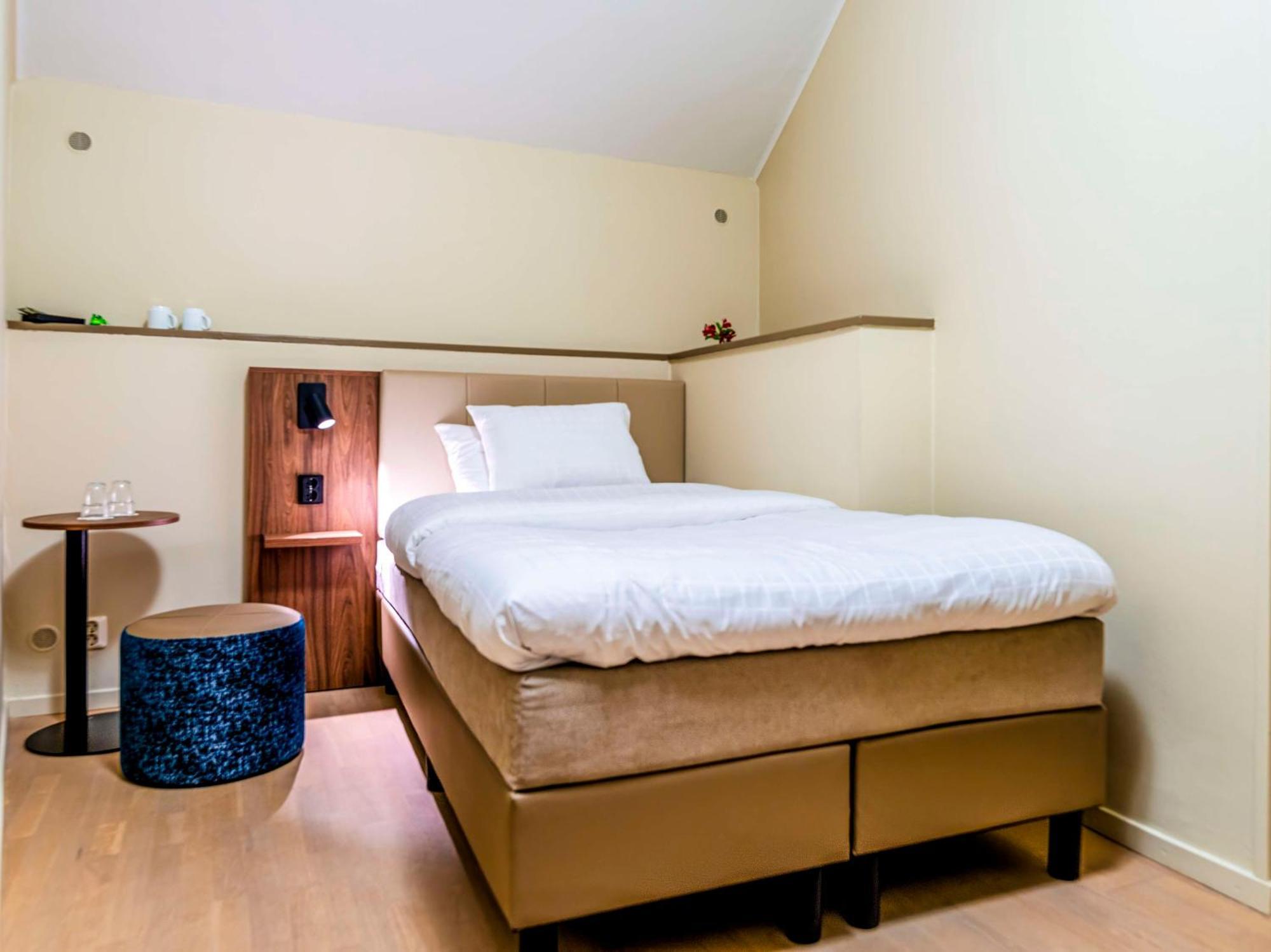 Single Room No Window