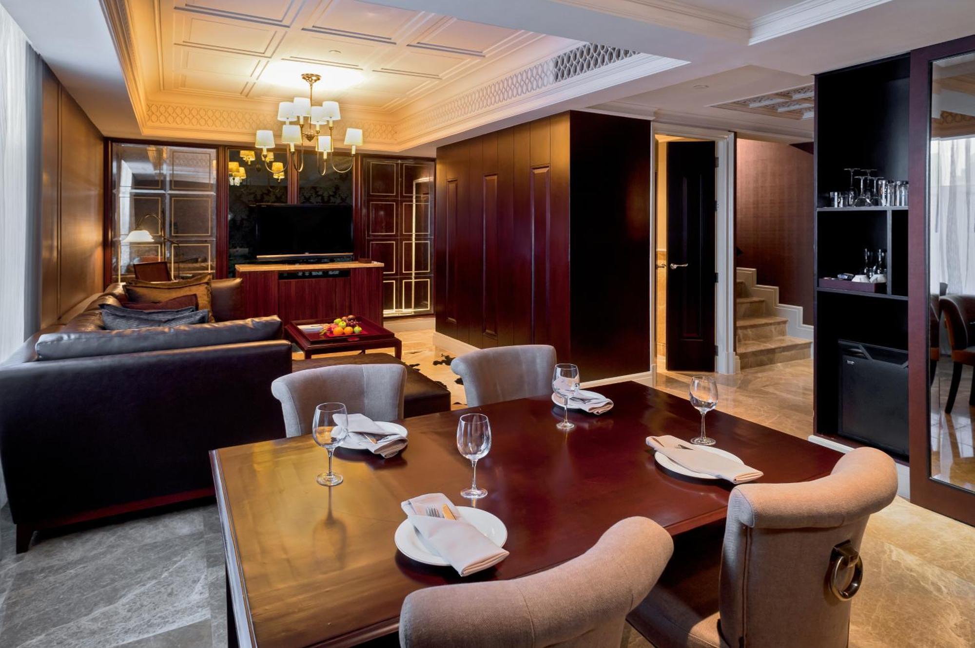 Dusid One-Bedroom Duplex King Suite - Club Benefits,1614784171:JPEG