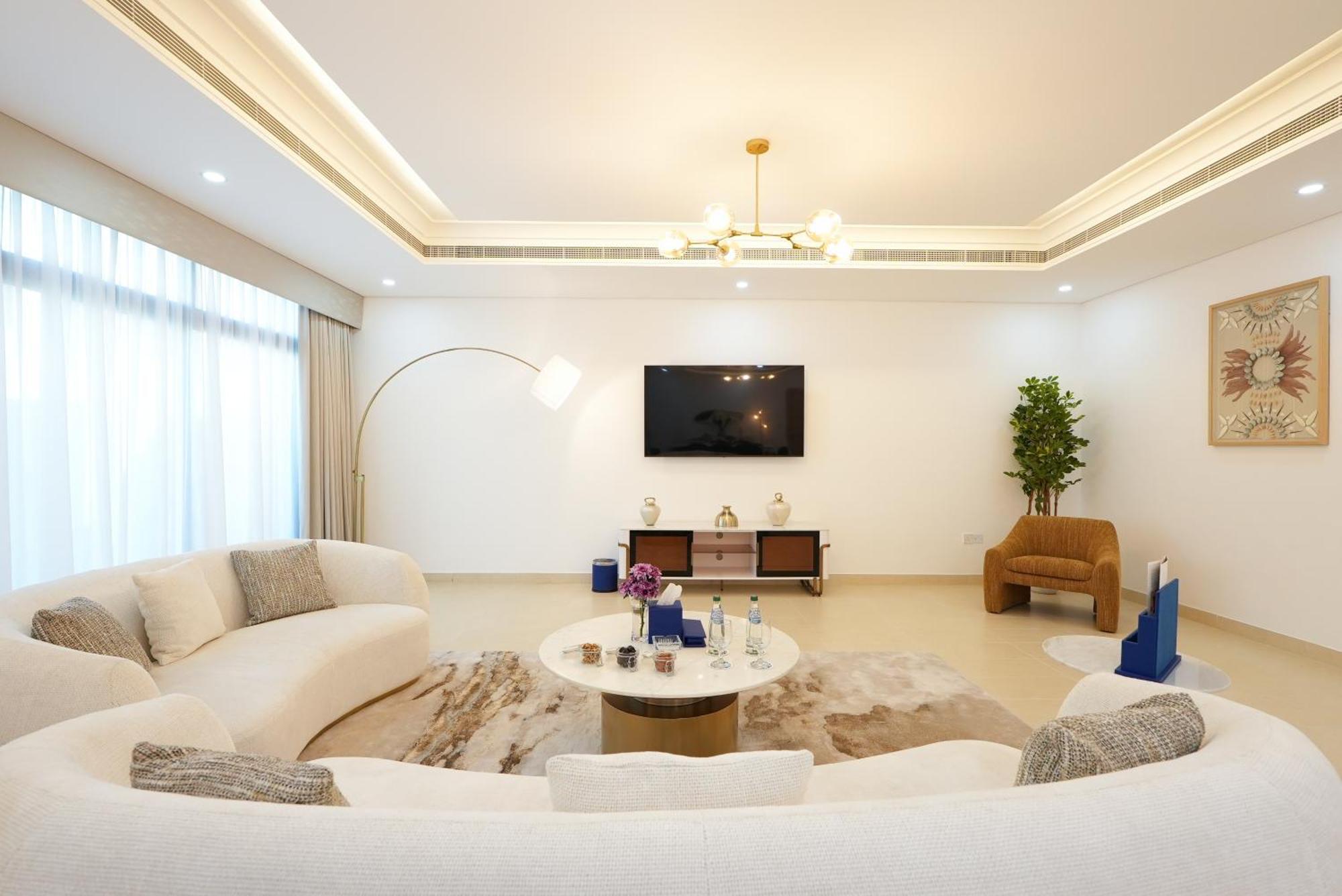 Majestic Private Pool Five Bedroom Suite on F&B Heart of Kite Beach