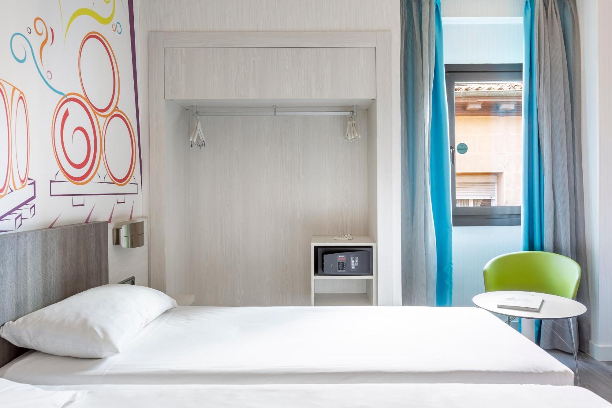 Double Room with Extra Bed,1616418309:JPEG