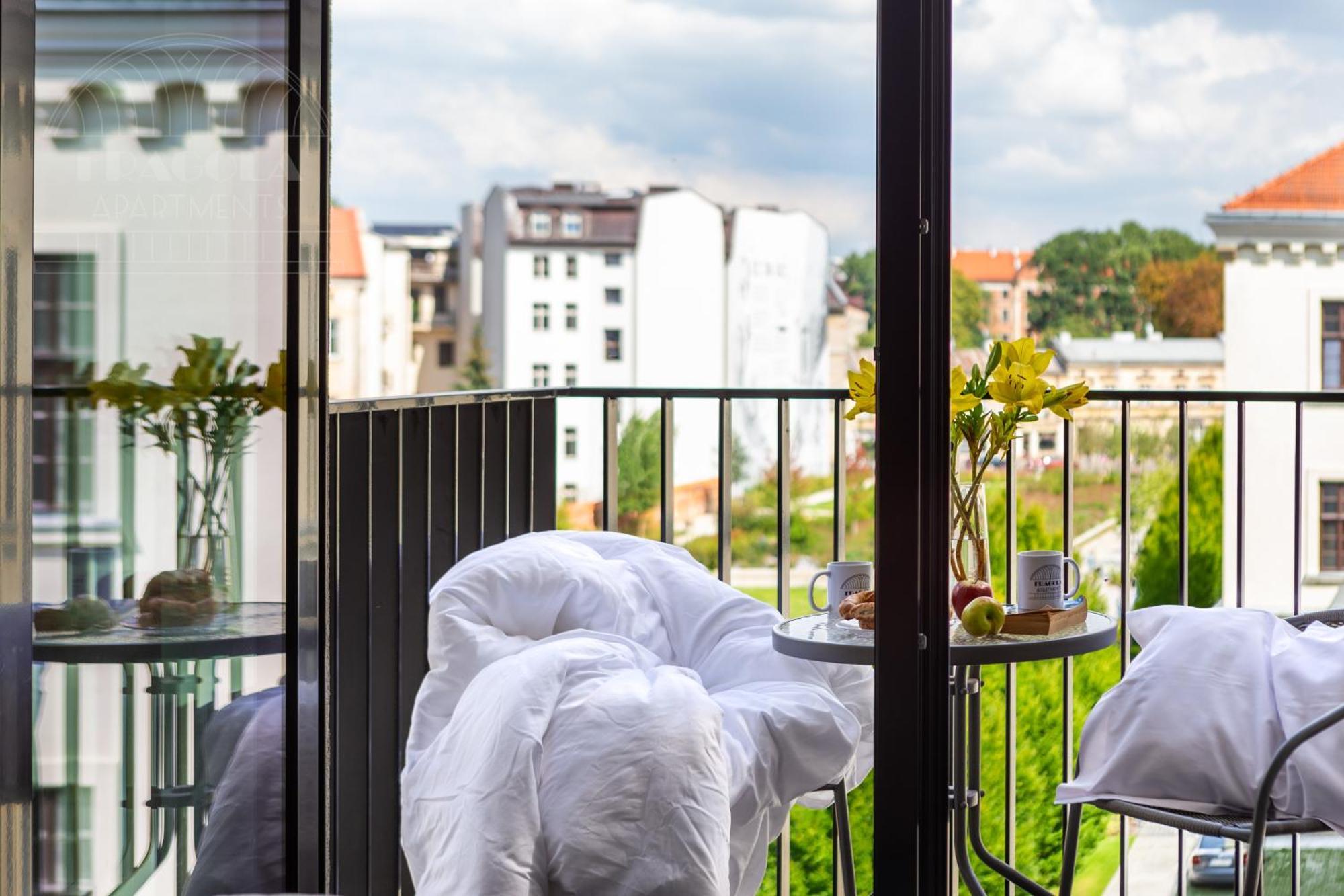 Studio Balcony
