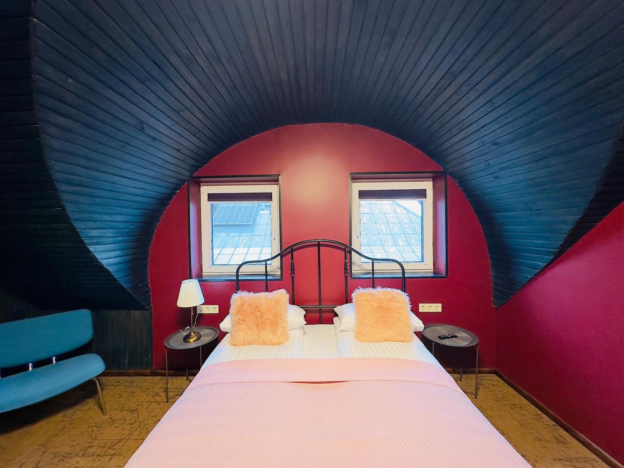 Deluxe Double Room with Bath - Sherlock Holmes