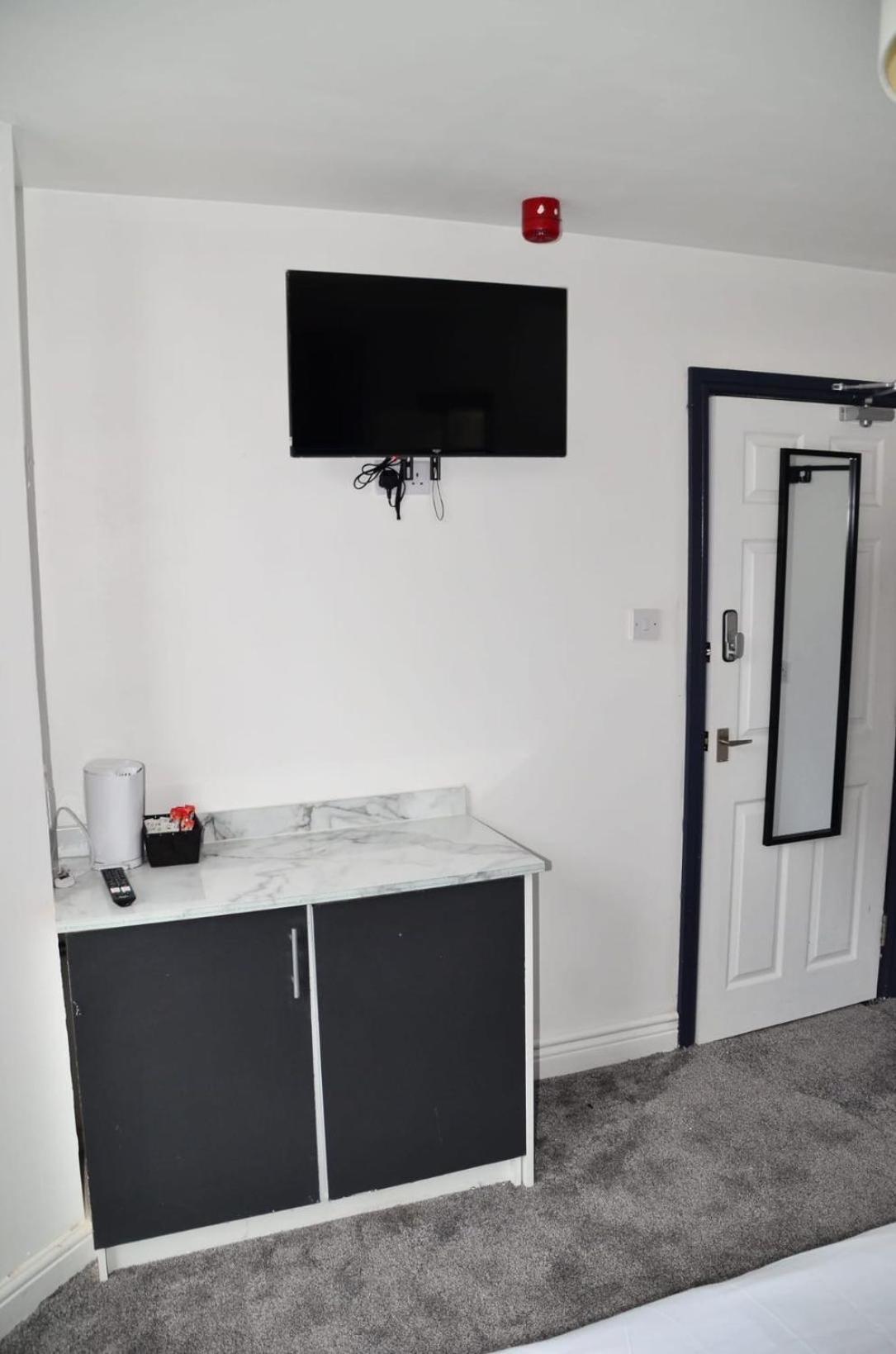 Double Room,1618062614:JPEG