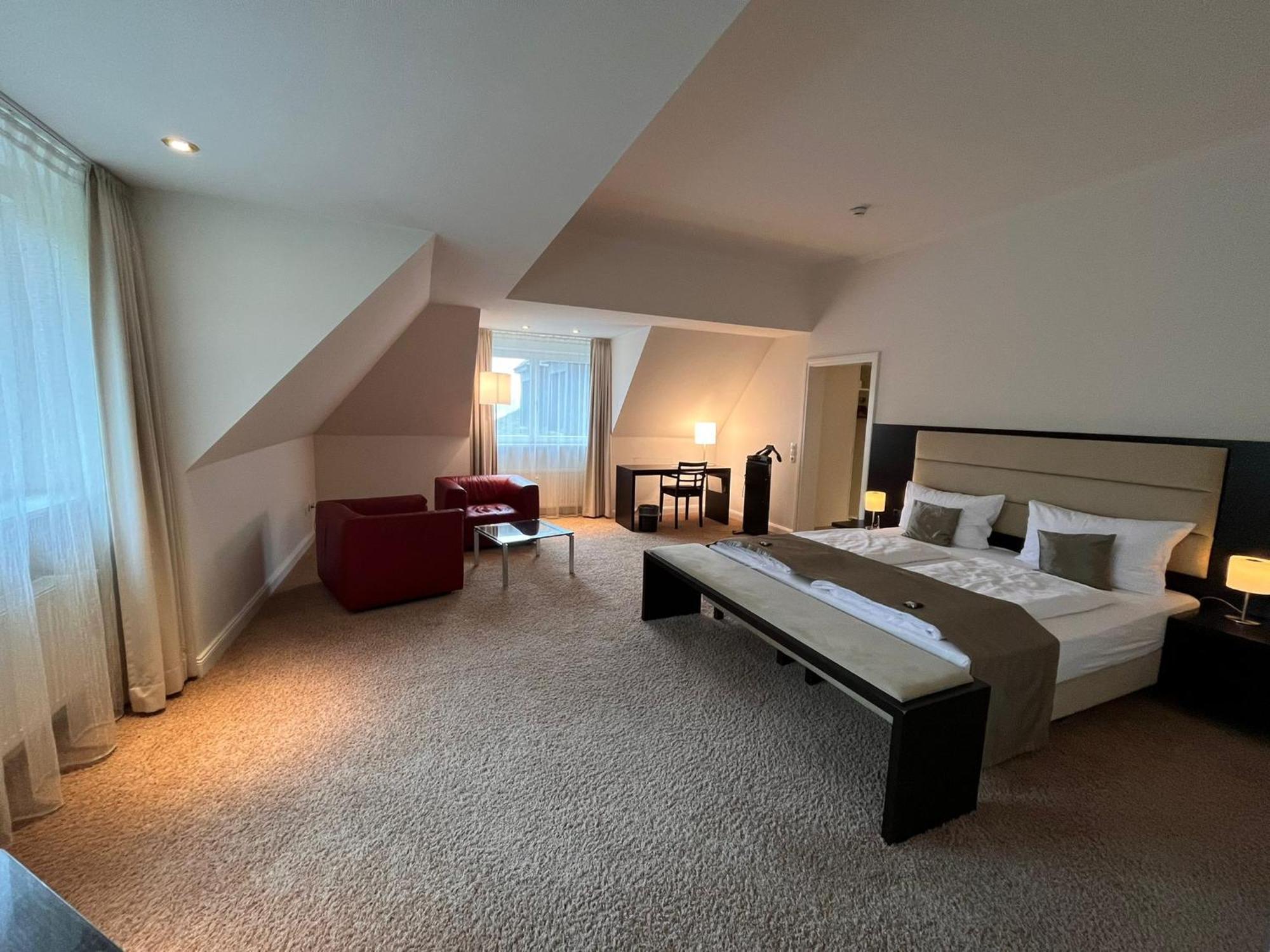Large Double Room,1618878569:JPEG