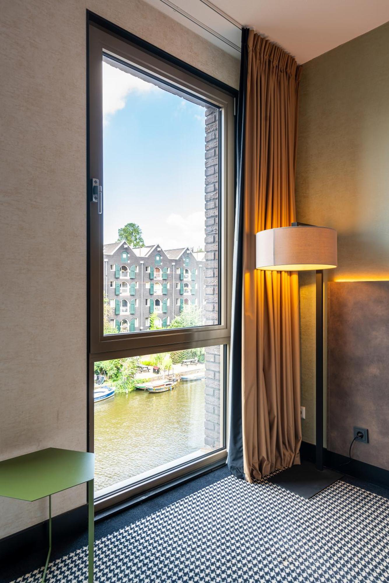 Family Three Persons Room Canal View