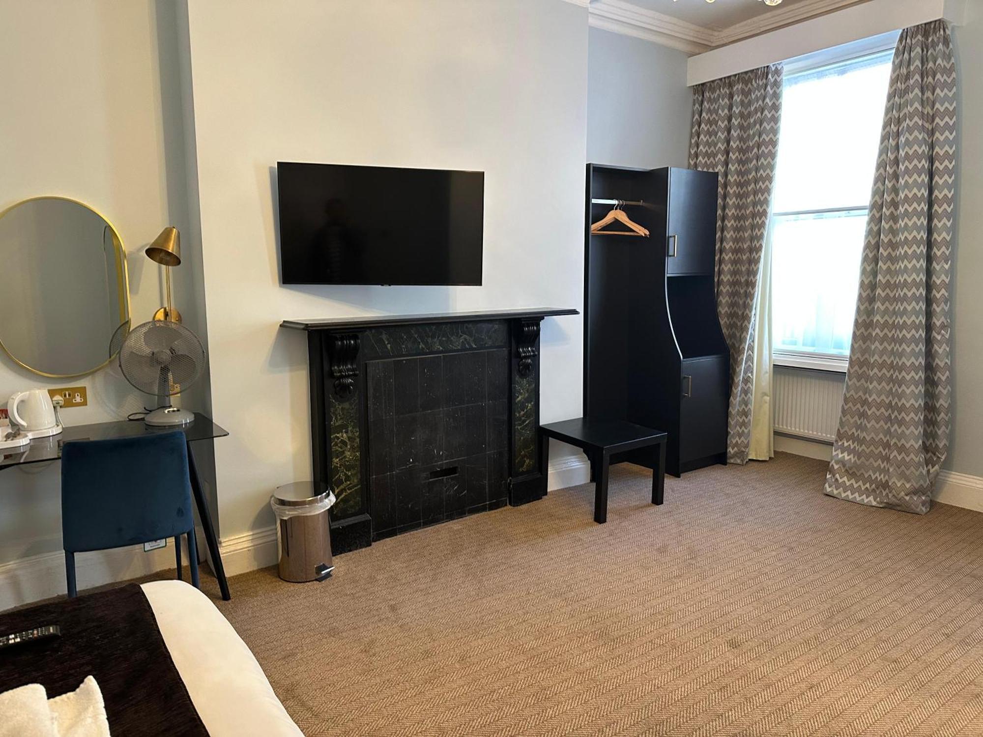 Deluxe King Room