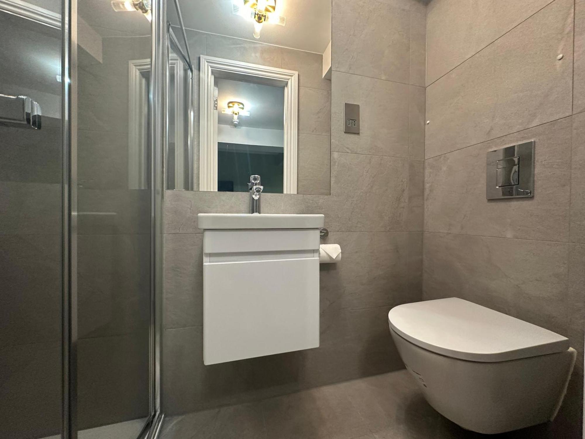 Deluxe Single Room