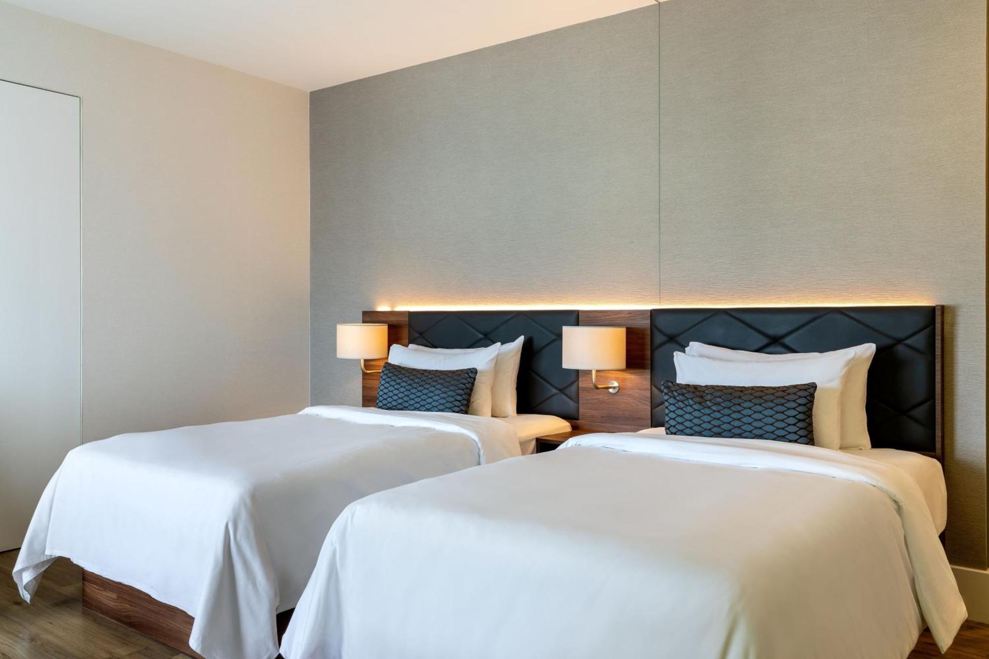 Studio 2 Queensize Beds