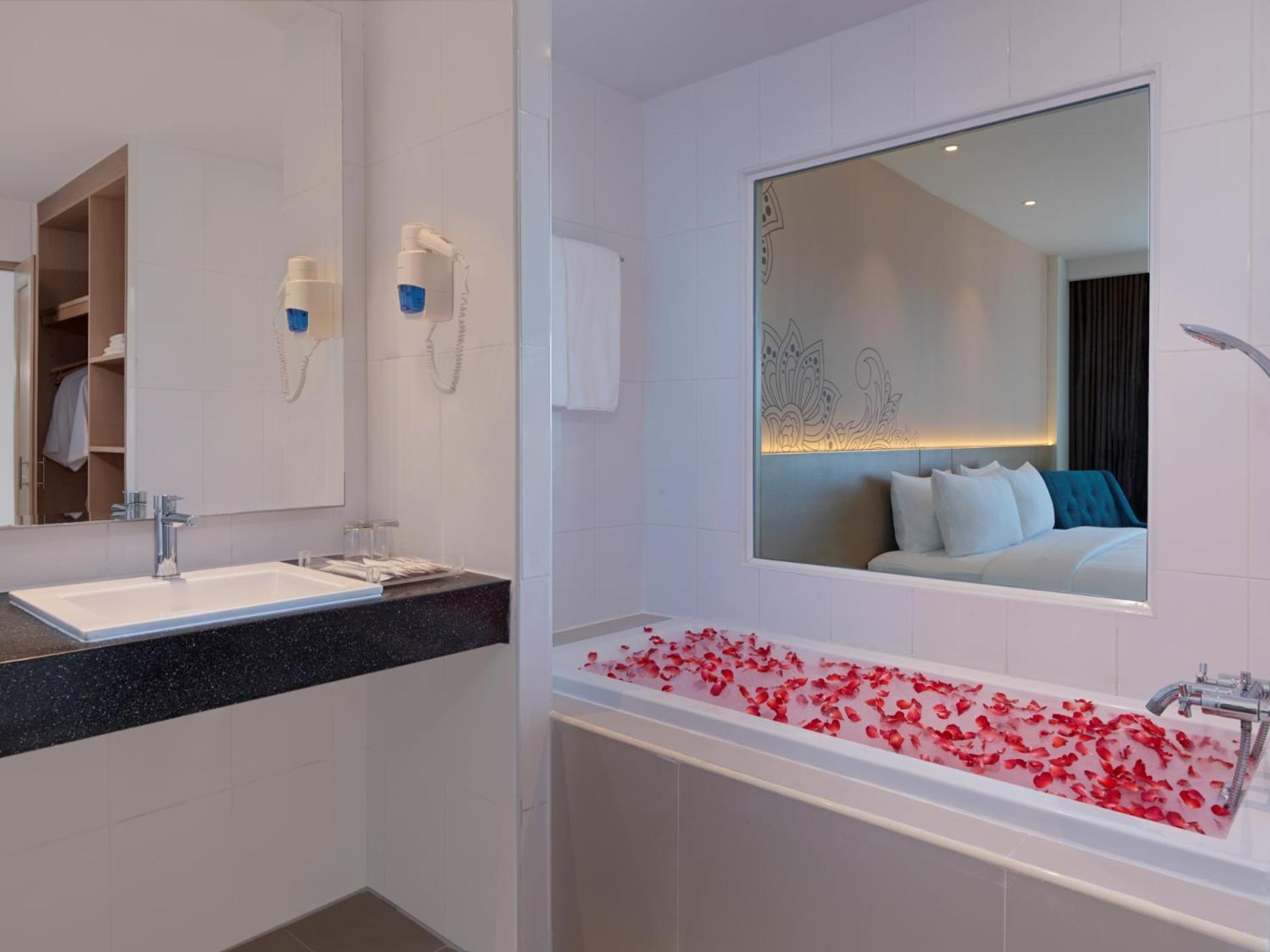 Rum Executive Club med havsutsikt
