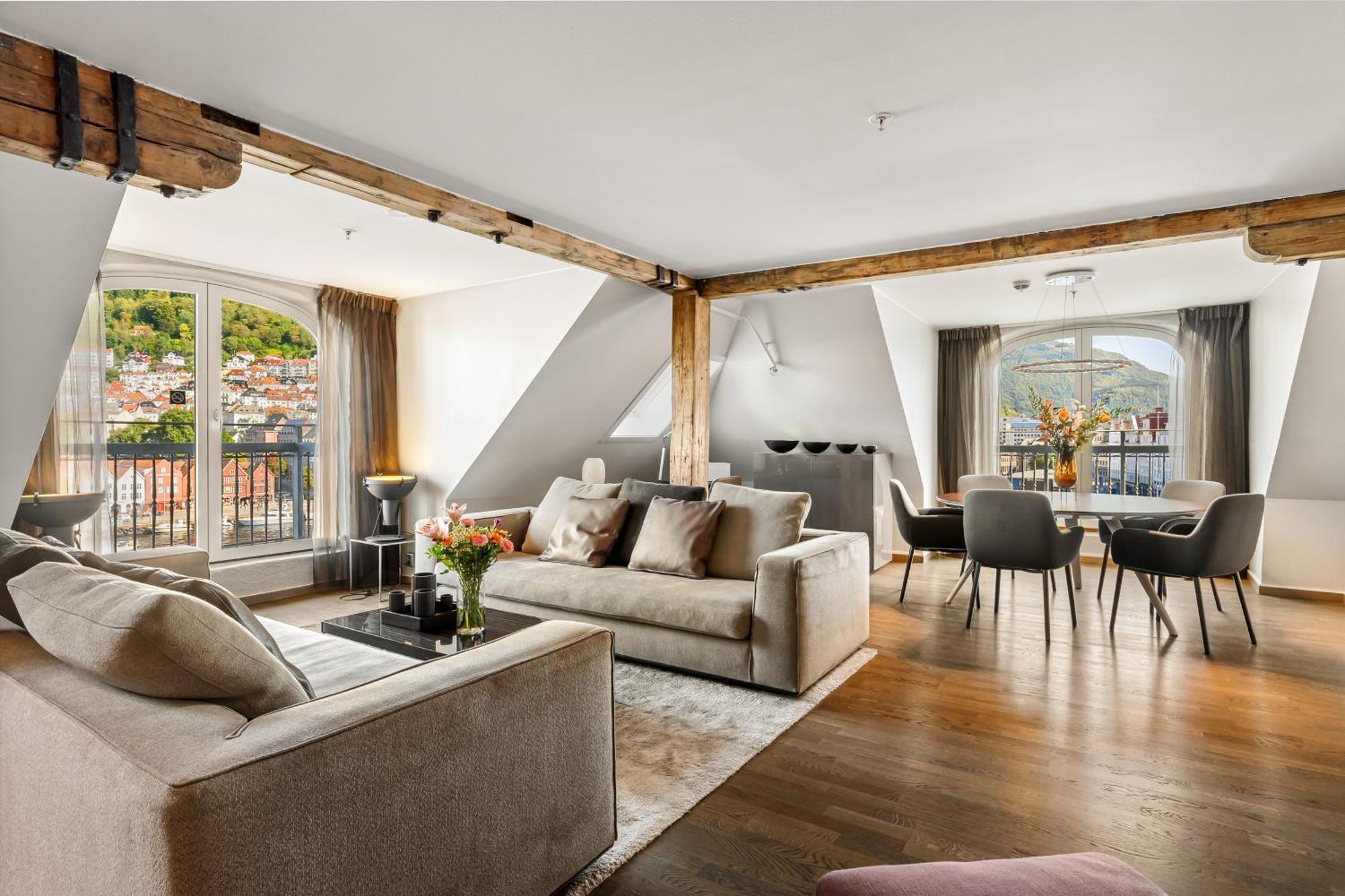 Suite,1621406987:JPEG