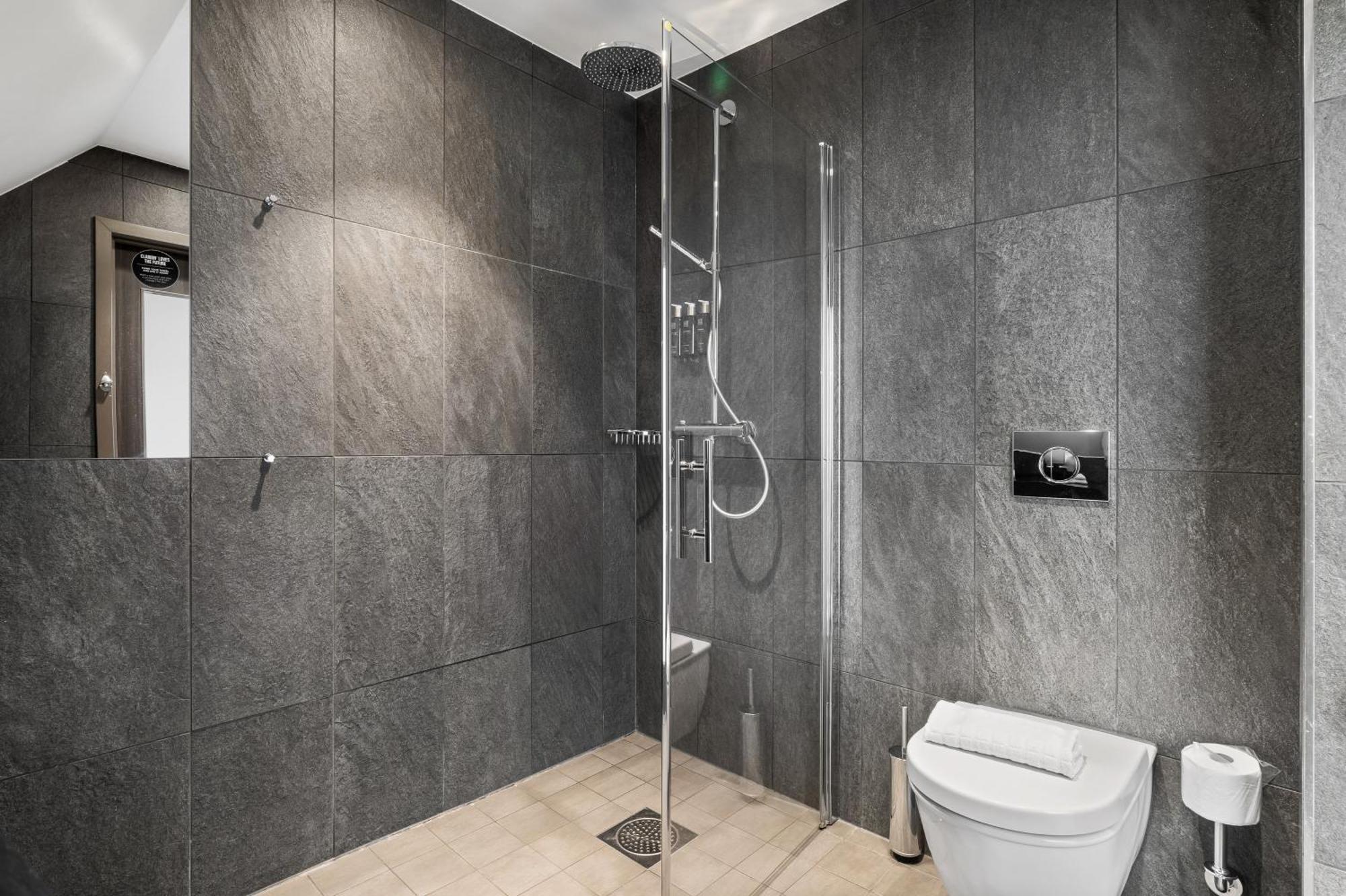 Deluxe Double Room,1621407008:JPEG