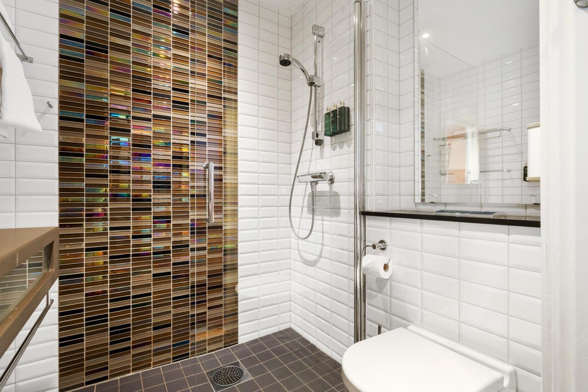 Compact Single,1621407059:JPEG