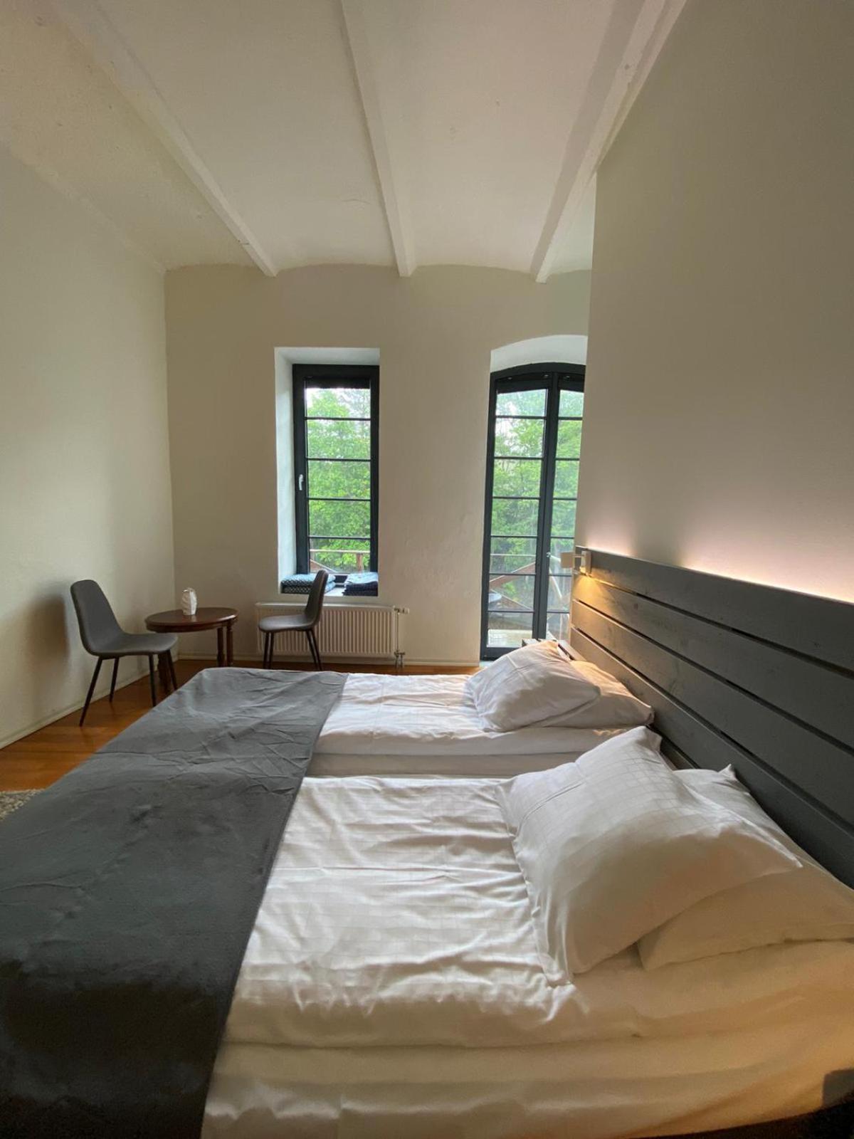 One-Bedroom Apartment with River View,1621793764:JPEG
